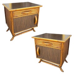 Comodino in rattan e vimini intrecciato restaurato James Mont Styles, coppia