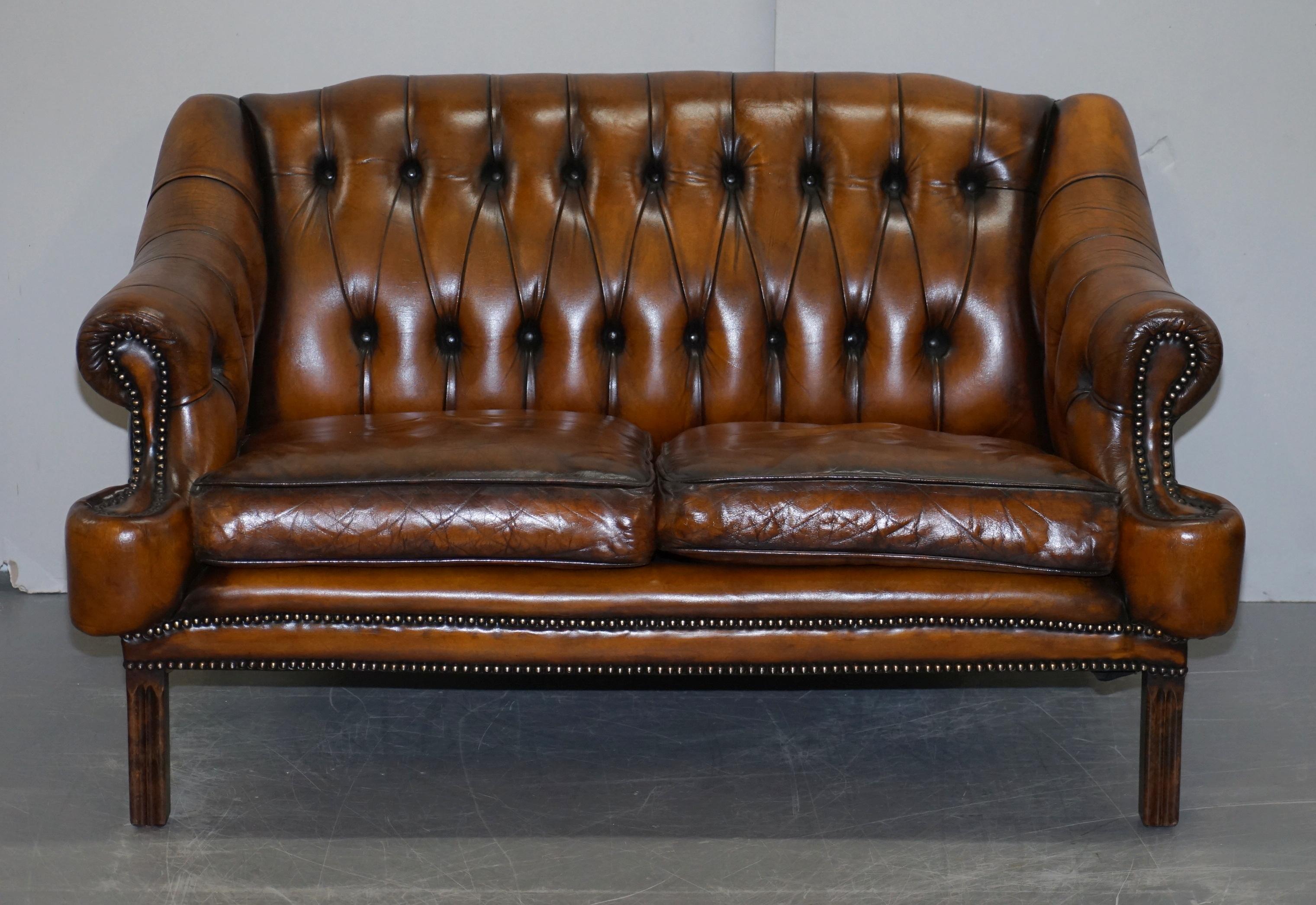 We are delighted to this stunning very rare midcentury Lutyen’s Viceroy style chesterfield hand dyed whiskey brown leather sofa

A very rare model sofa, originally made by Lutyen’s in the latter part of the Victorian era, the family still make the