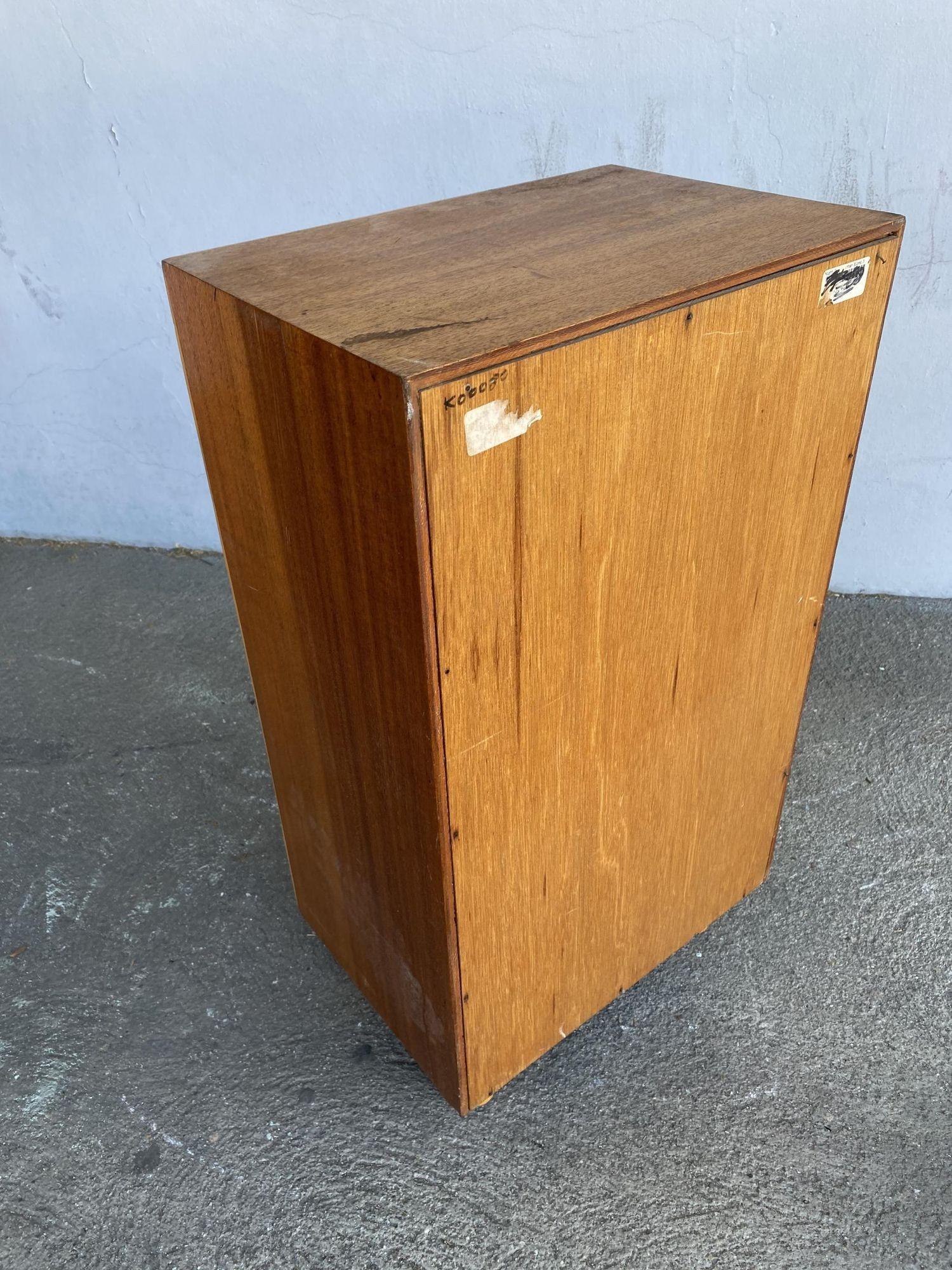 Restored Mahogany Bedside Table with Rattan Border For Sale 2