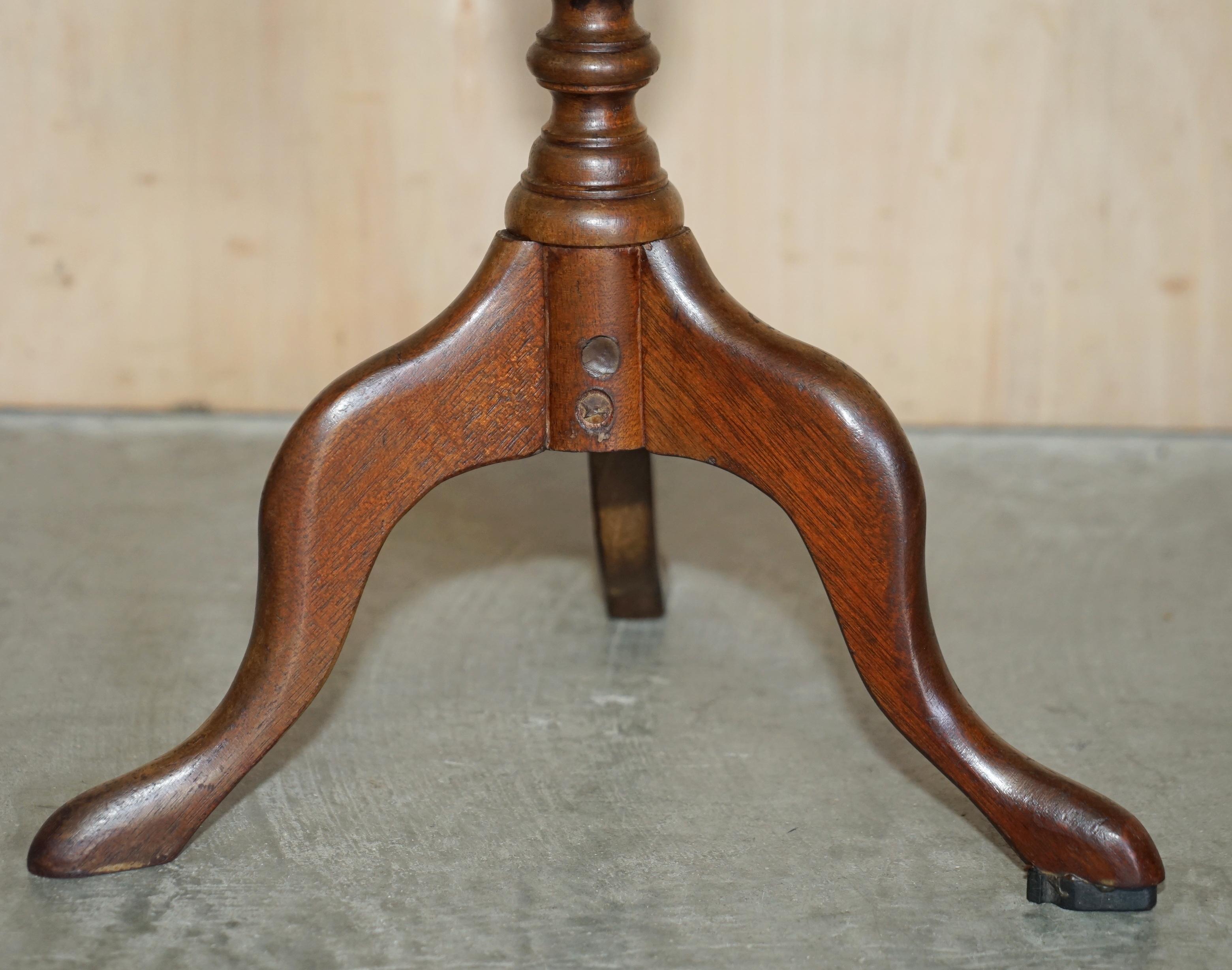 Restored Hardwood Pie Crust Edge Green Leather Tripod Side End Lamp Wine Table For Sale 1