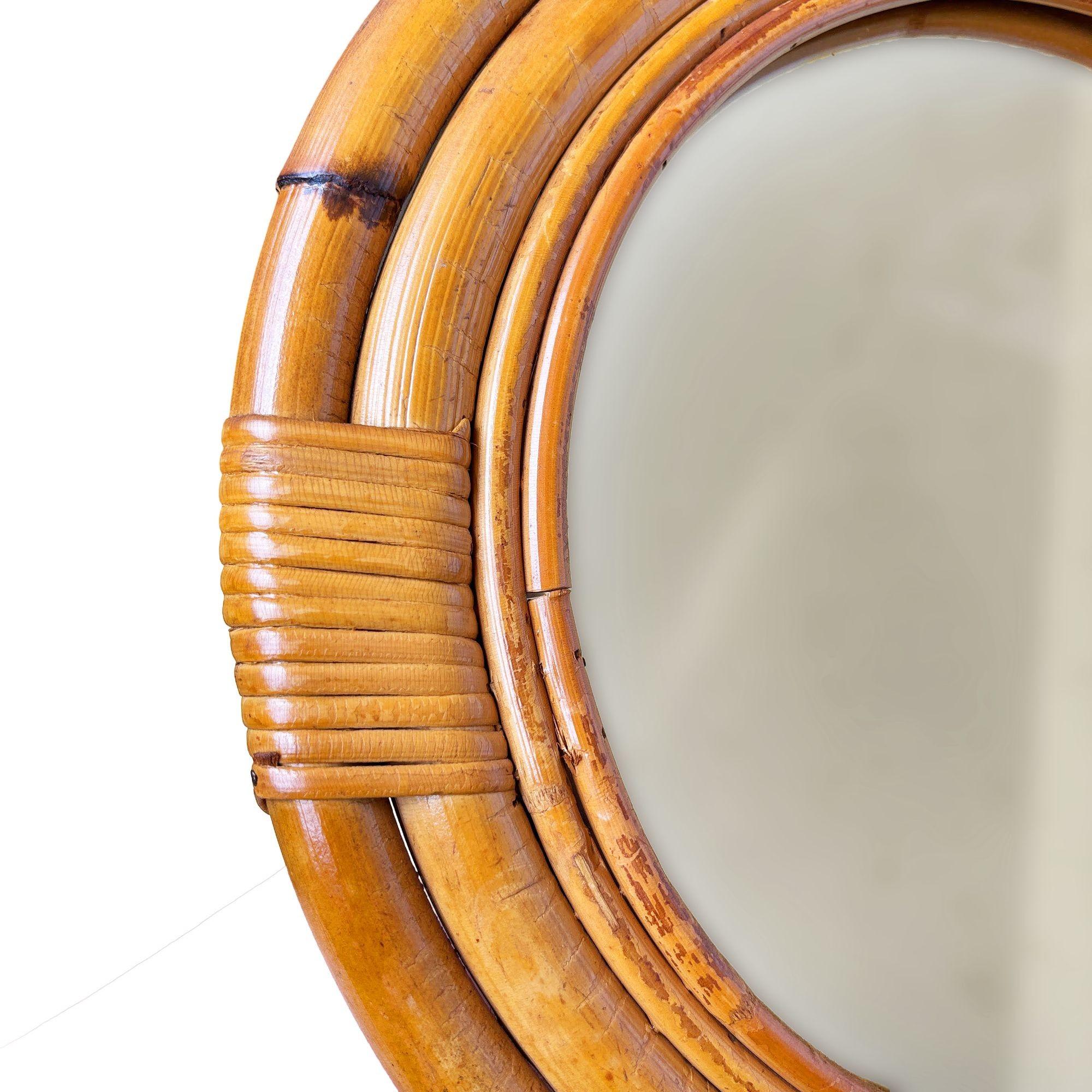 Milieu du XXe siècle Miroir mural rond en rotin et osier tropical à quatre brins 12
