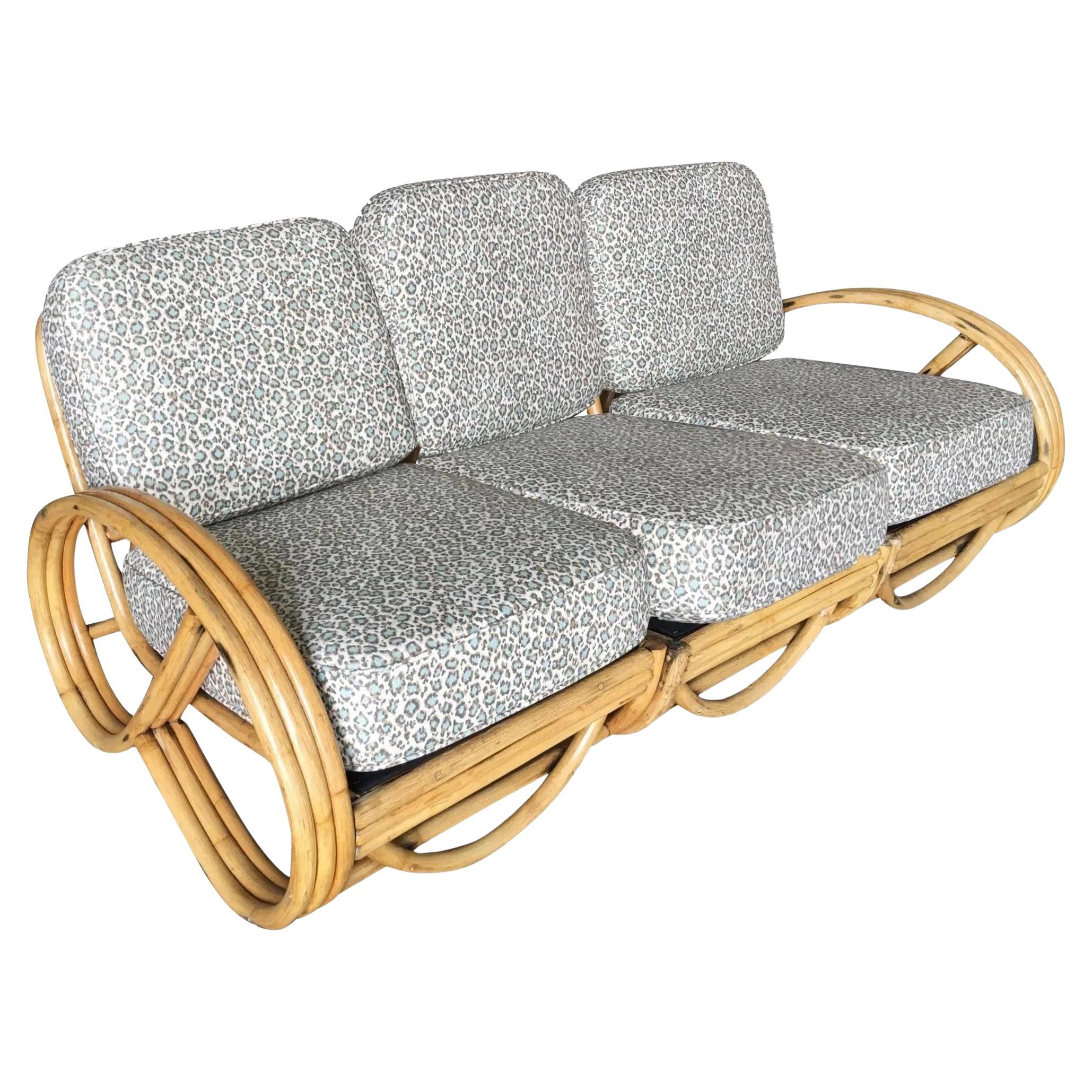 Restaurierte Mid-Century 3-Strang 3/4 Runde Brezel Arm Rattan Sektional Sofa im Angebot