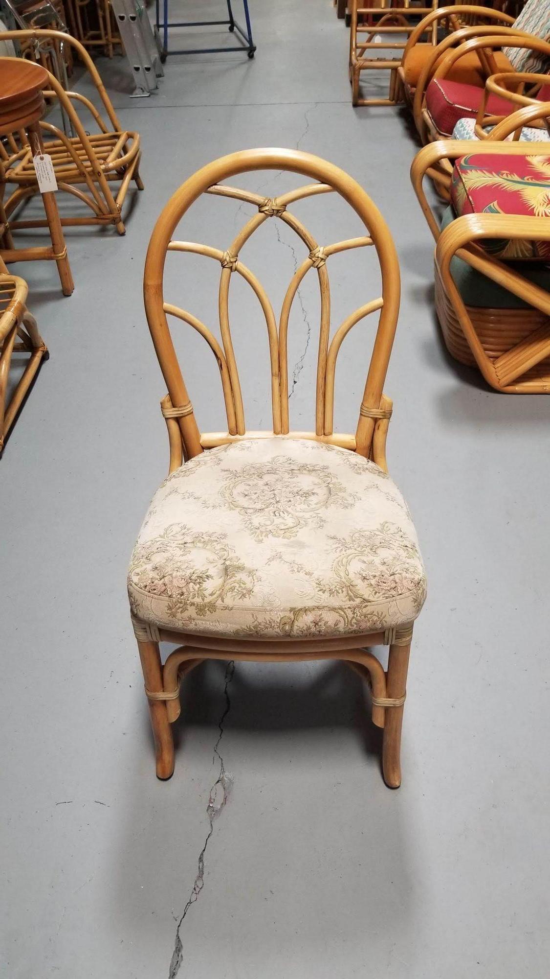 Sedie da pranzo restaurate del Mid Century a 3 fili di rattan con schienale floreale, set di 9 in vendita 1