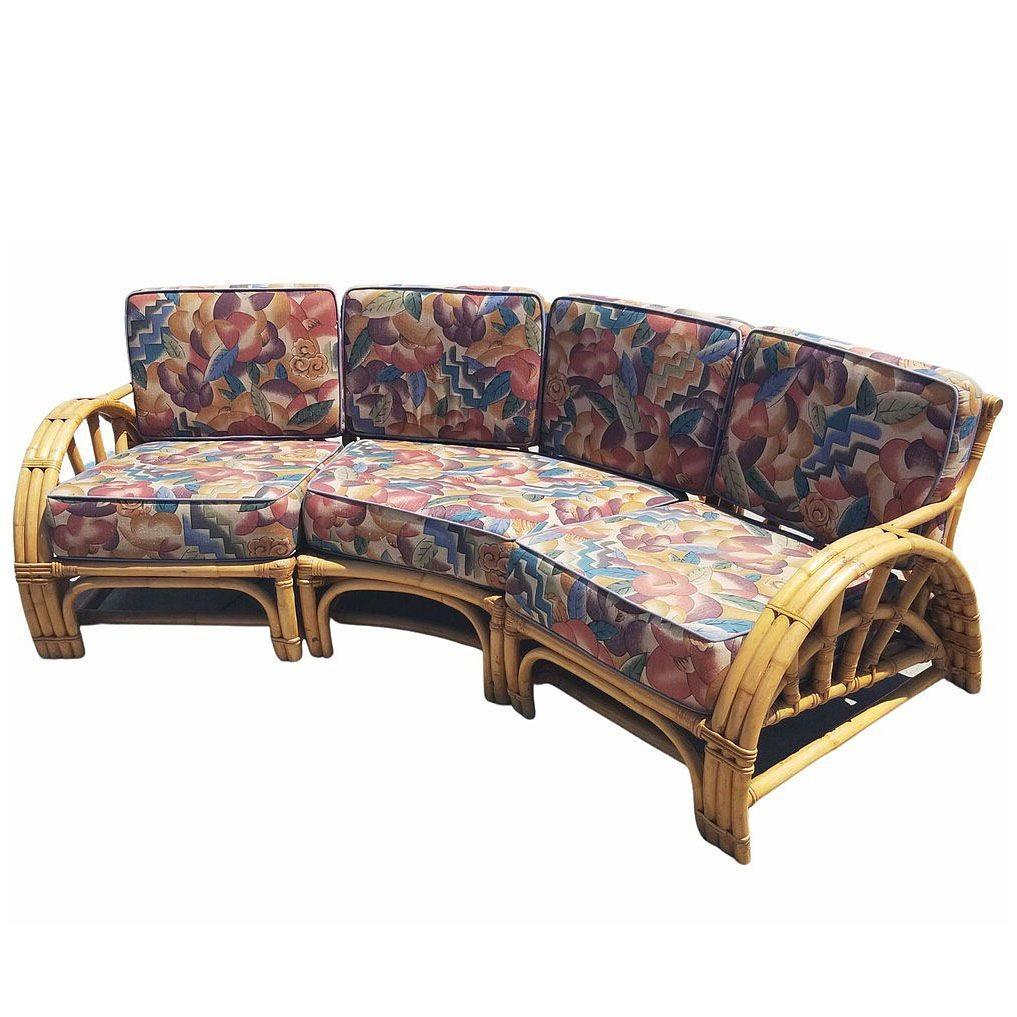 Américain Canapé d'angle sectionnel restauré mi-siècle en rotin à 3 brins avec bras demi-lune en vente