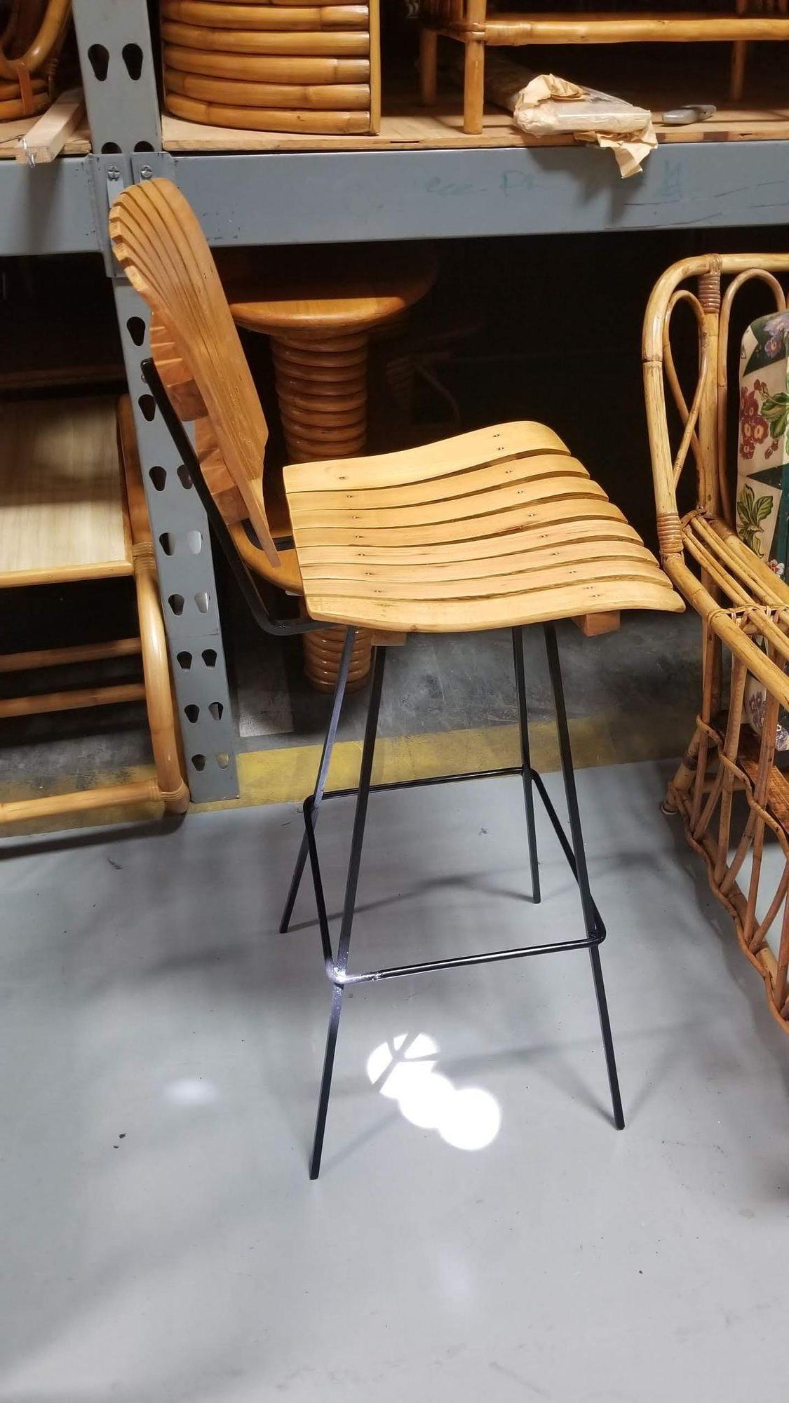 Restored Mid Century Arthur Umanoff Set of Four Slat Bar Stools In Excellent Condition For Sale In Van Nuys, CA