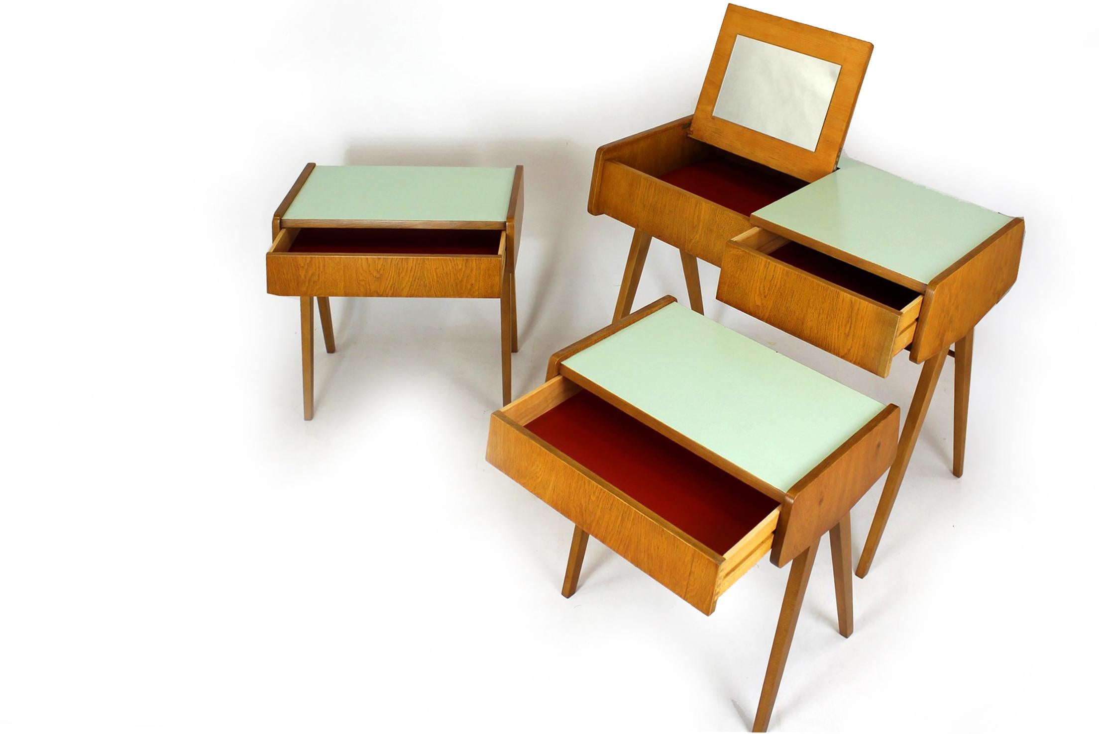 Formica Restored Mid-Century Bedroom Set from Zapadoslovenske Zavody, Czechia, 1960s in vendita