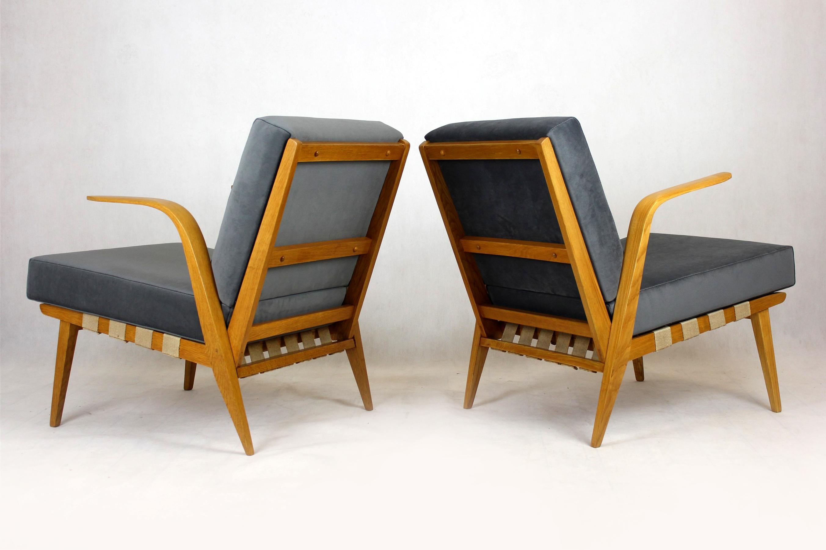 Restored Mid-Century Bentwood Armchairs from Druzstvo, 1962, Set of 2 For Sale 10