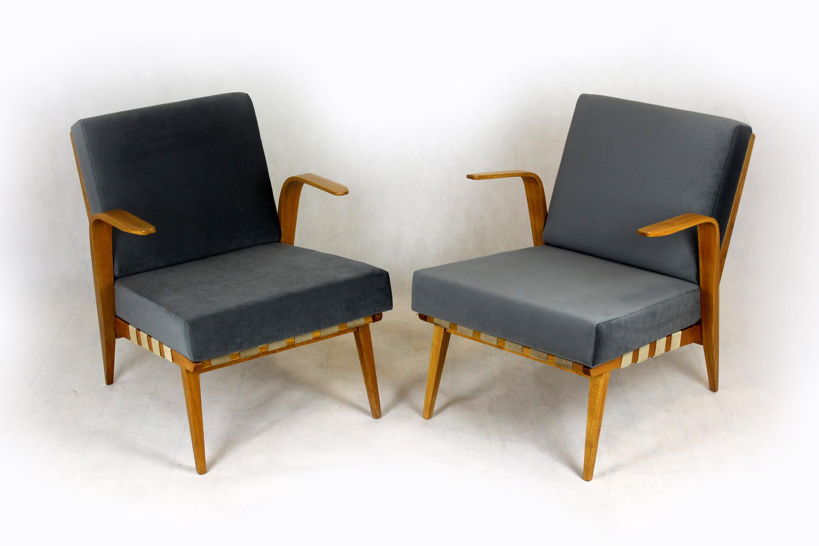 Mid-Century Modern Restored Mid-Century Bentwood Armchairs from Druzstvo, 1962, Set of 2 For Sale