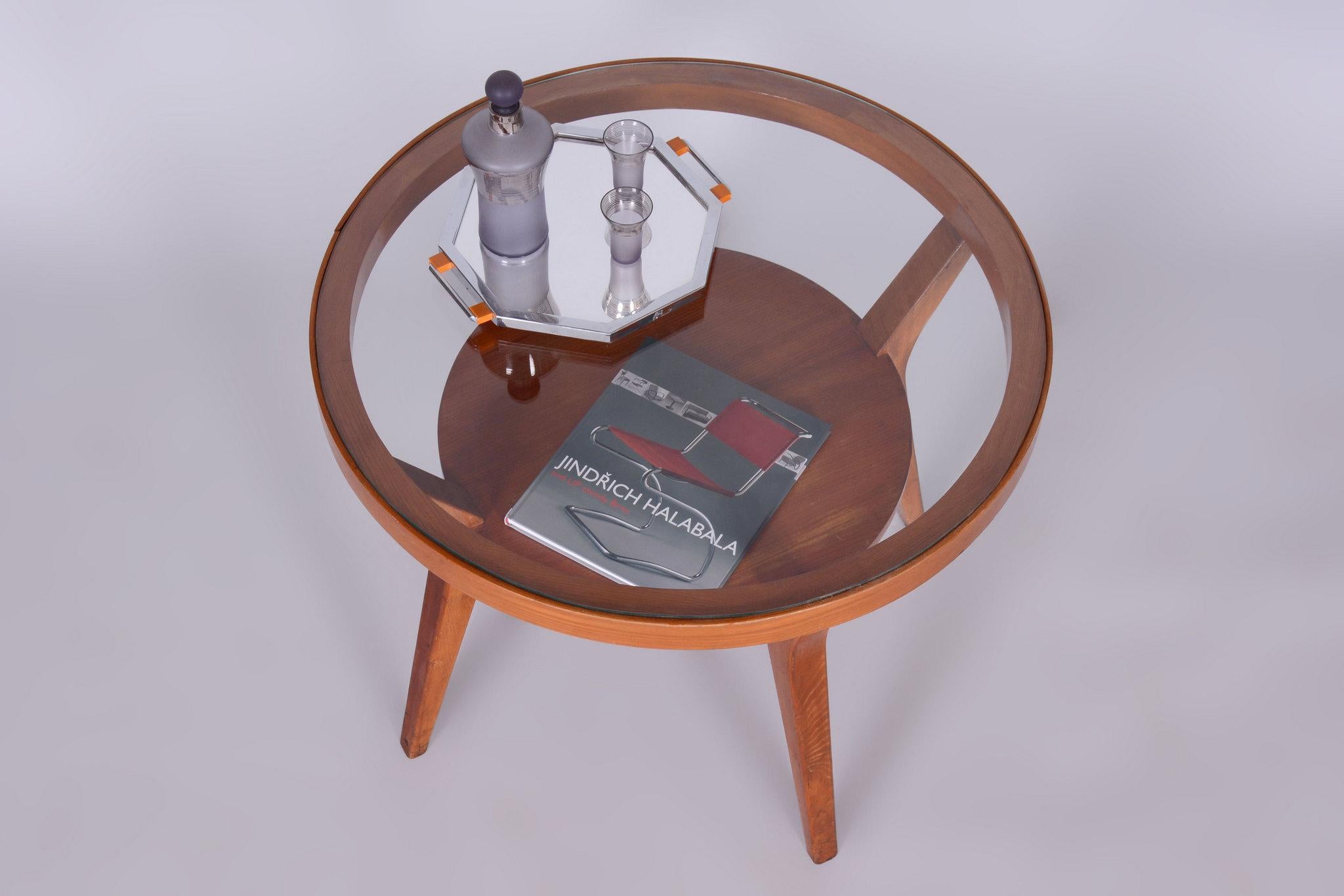 Bois Table basse restaurée du milieu du siècle, Oak Oak, Glass, Czech, 1950s en vente