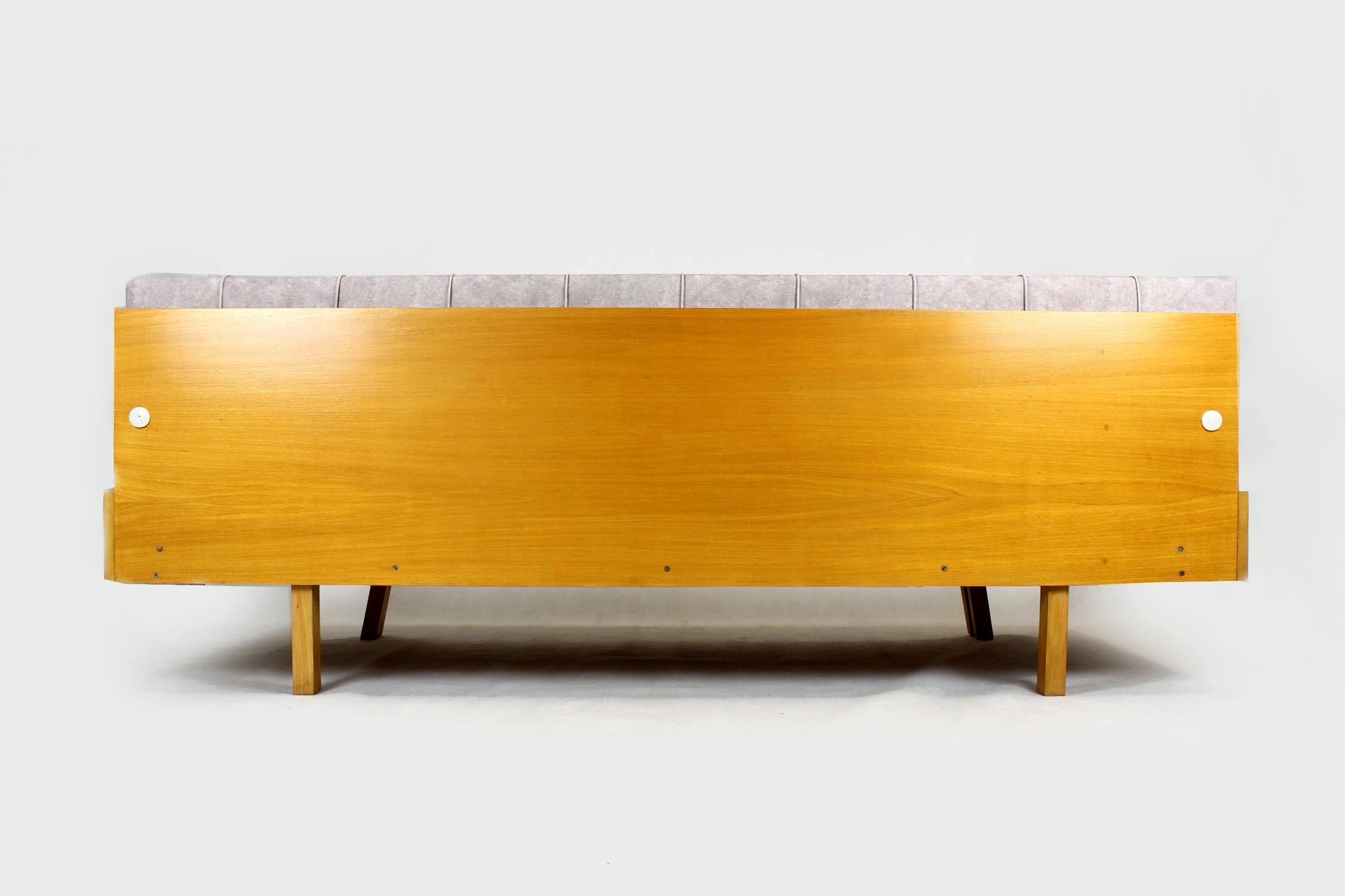 Restored Mid-Century Convertible Sofa by Ludvik Volak for Holesov, 1960s 10