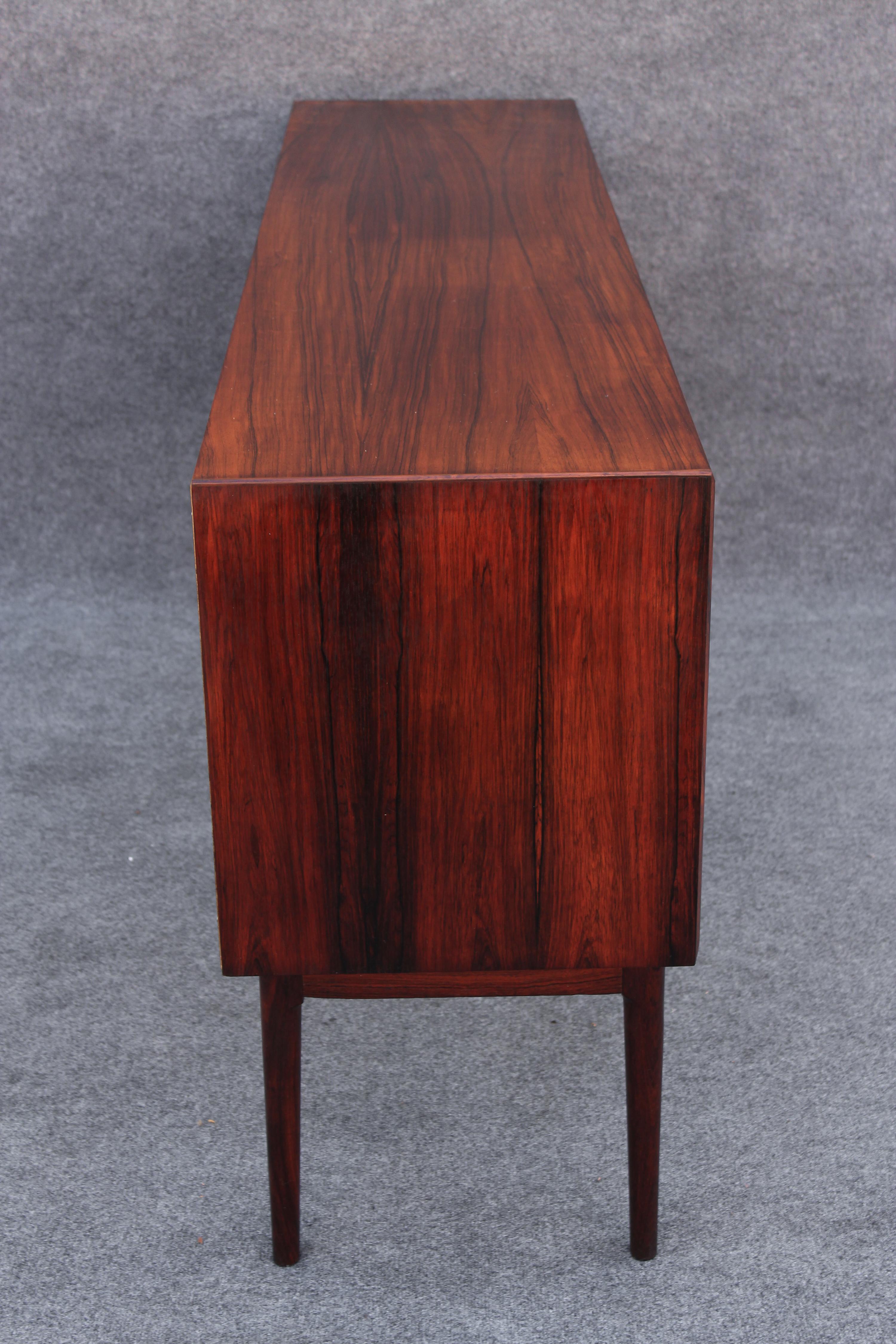 Restored Mid Century Danish Style Cabinet High Contrast Rosewood Made in Norway For Sale 4