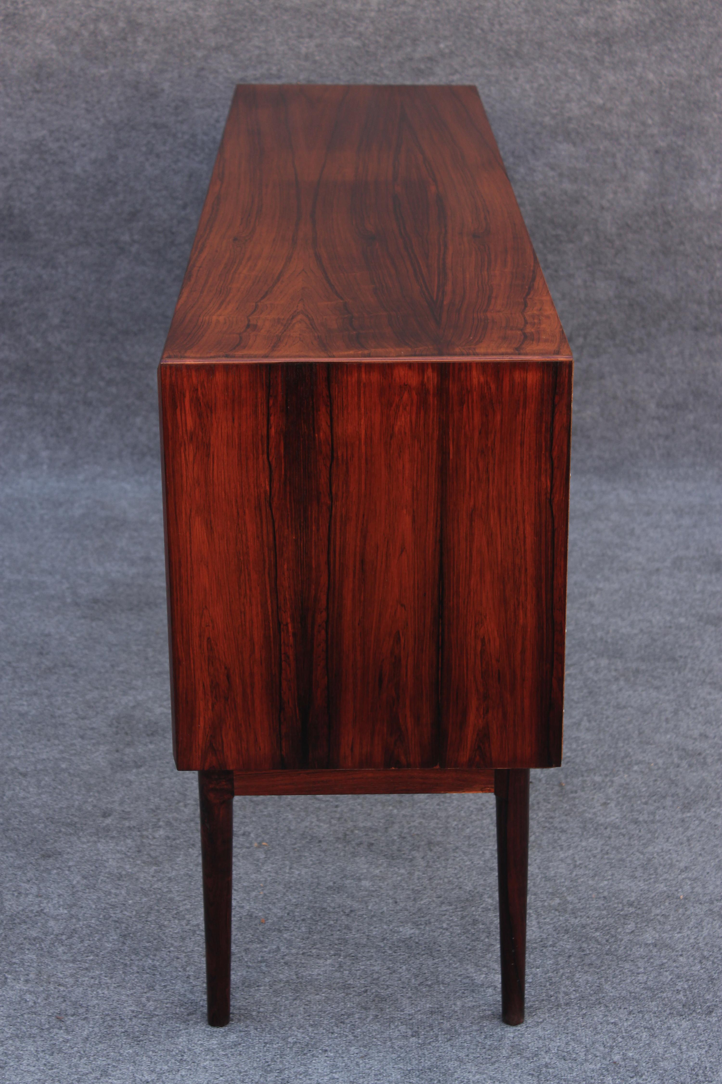 Restored Mid Century Danish Style Cabinet High Contrast Rosewood Made in Norway For Sale 3