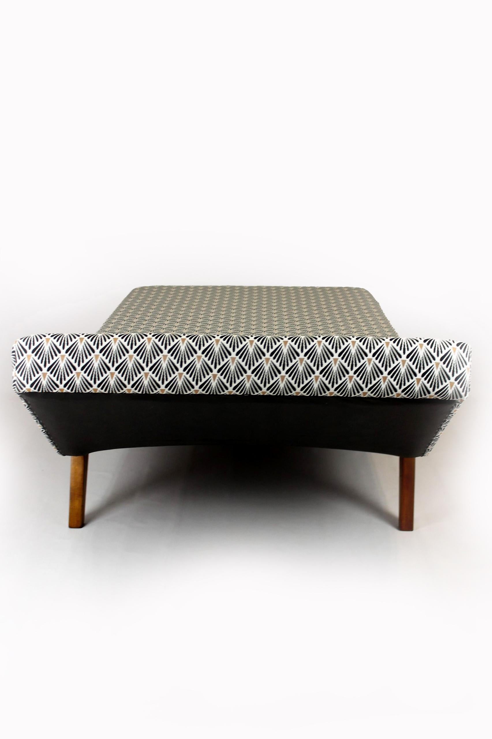Restored Midcentury Daybed, 1960s 8