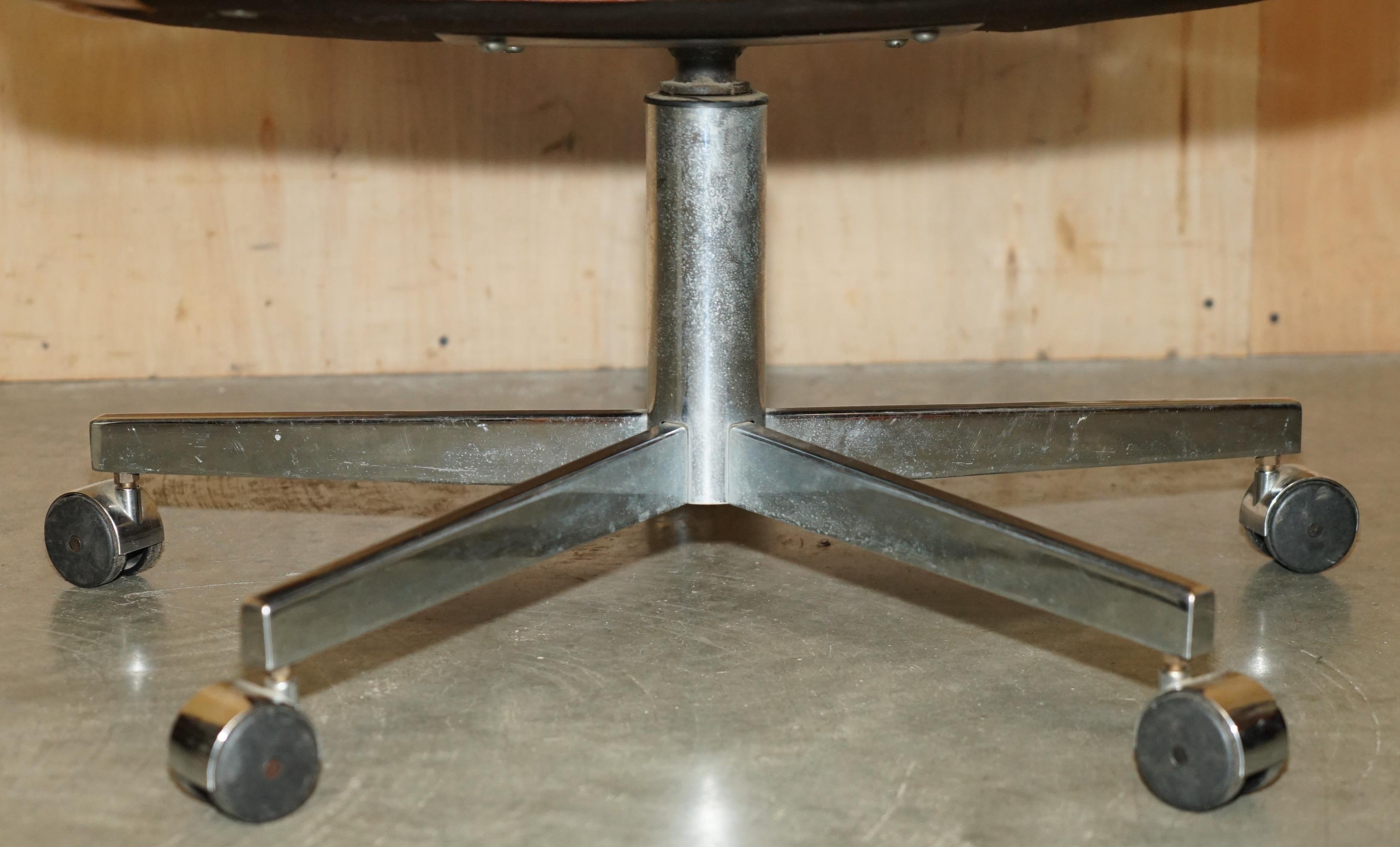 SILLA DE SEDE DS35 EJECUTIVA DE MEDIO SIGLO RESTAURADA DE CUERO MARRÓN PARA DIVISORES en venta 5
