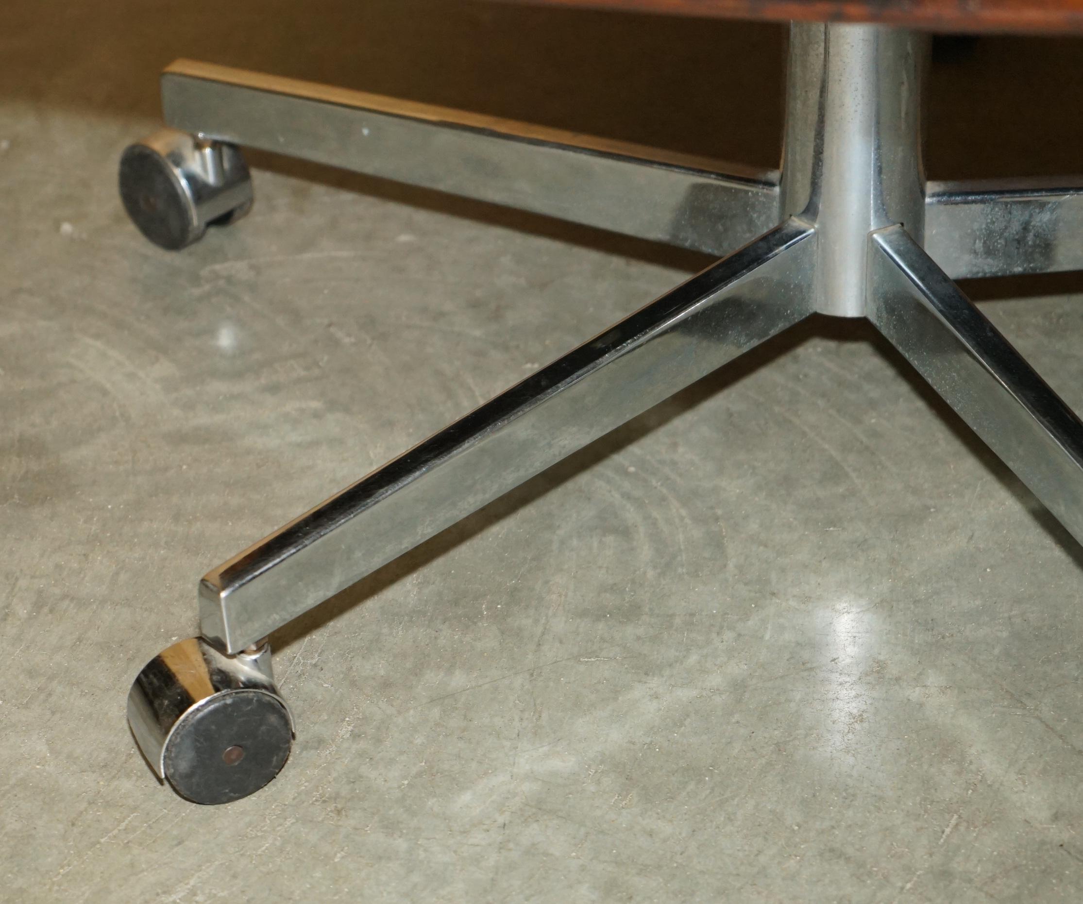 SILLA DE SEDE DS35 EJECUTIVA DE MEDIO SIGLO RESTAURADA DE CUERO MARRÓN PARA DIVISORES en venta 6