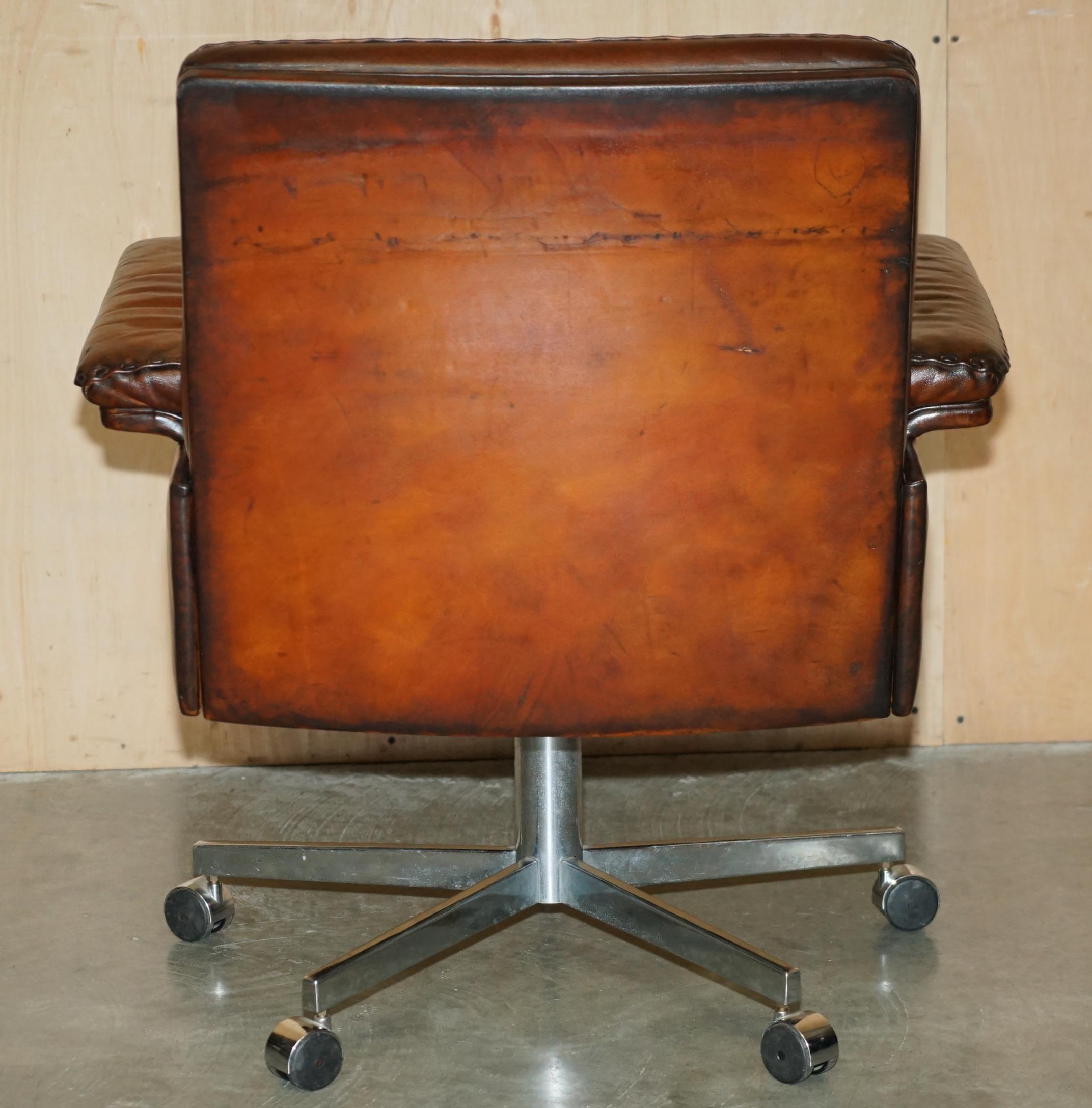 SILLA DE SEDE DS35 EJECUTIVA DE MEDIO SIGLO RESTAURADA DE CUERO MARRÓN PARA DIVISORES en venta 9