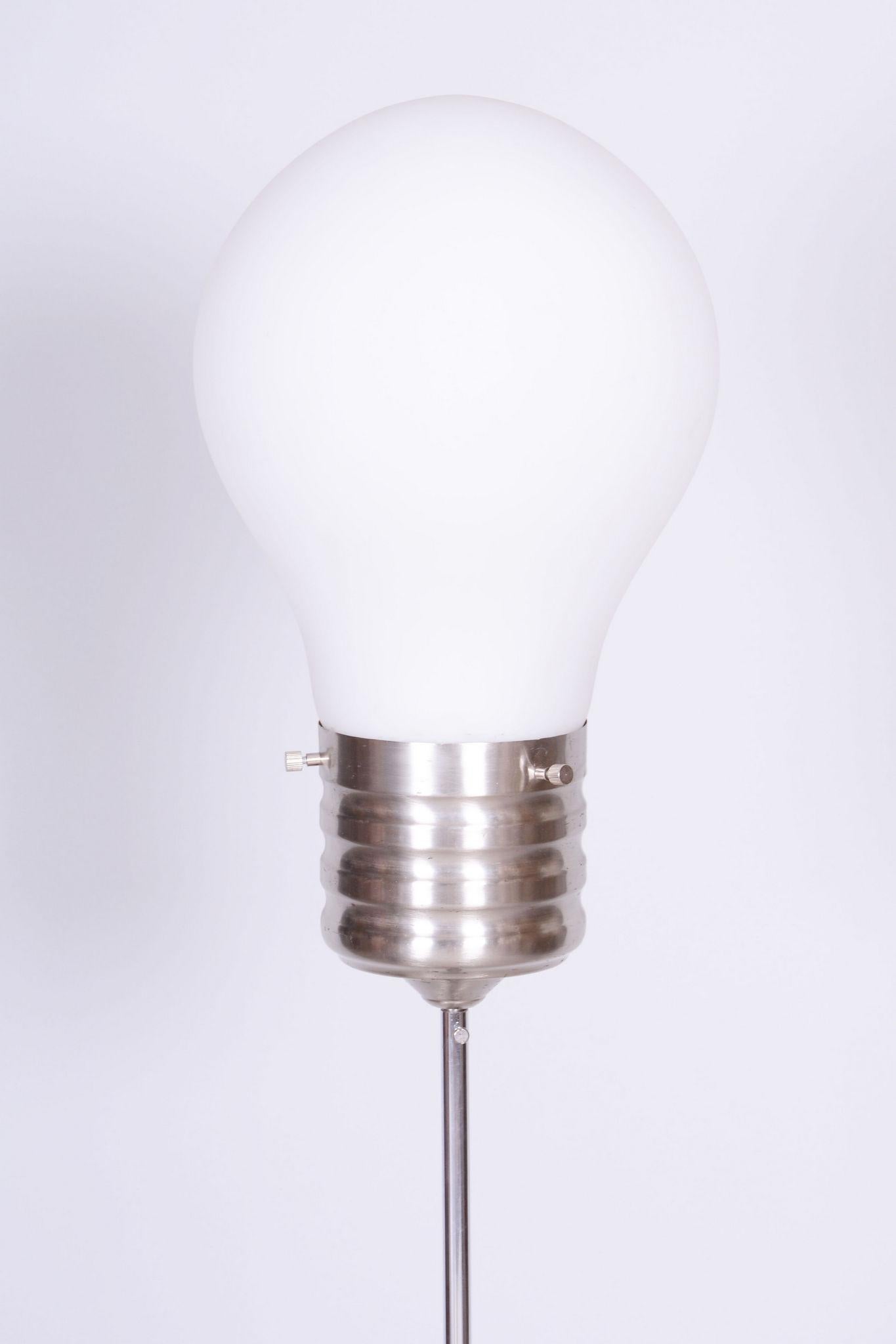 Lampada da terra restaurata di metà secolo, Beeche, Cromo, Vetro opalino, Germania, anni '70 in vendita 5