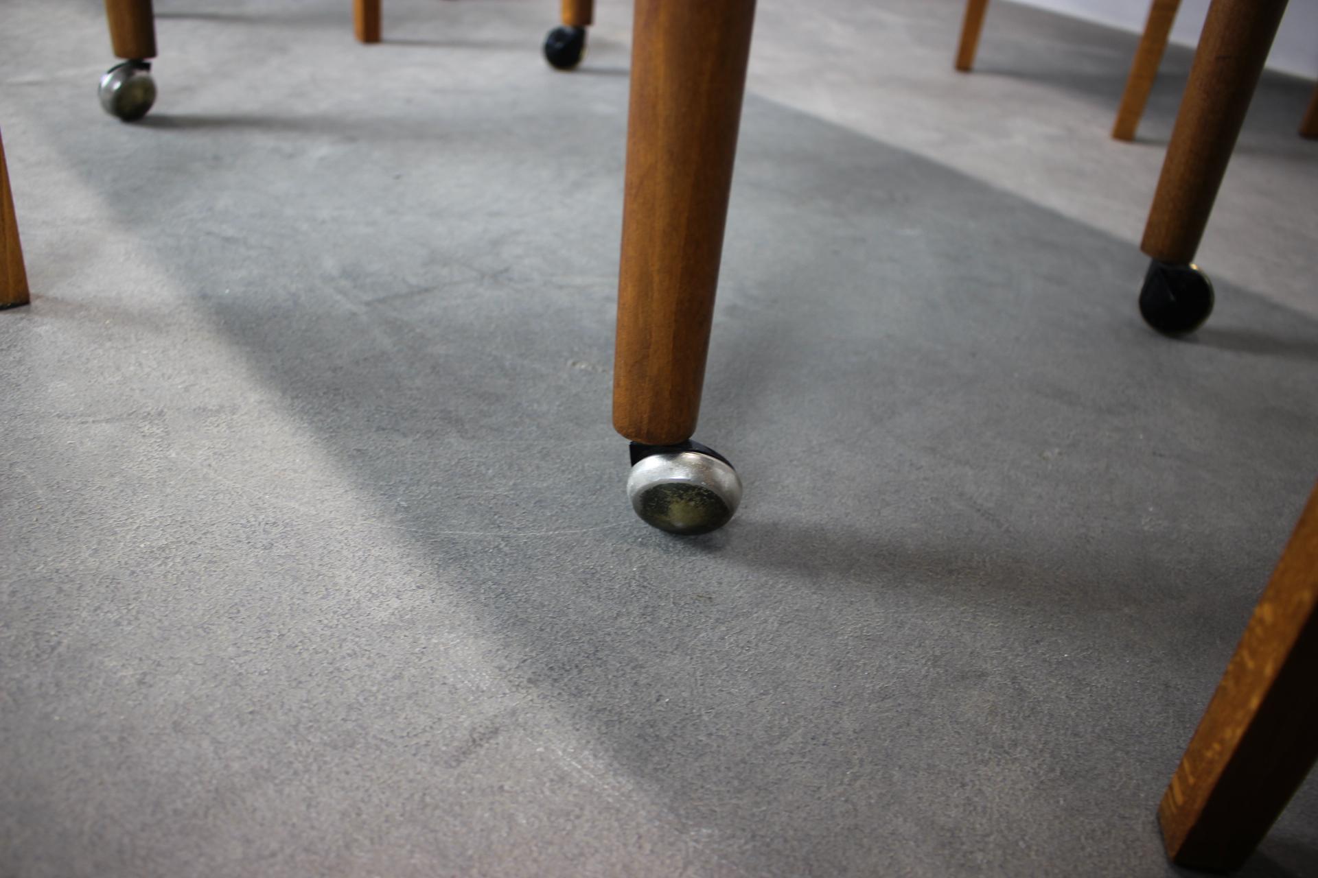 Restored Mid-Century Folding Table and Stools by Poul Hundevad, Denmark, 1960s In Good Condition For Sale In Praha, CZ