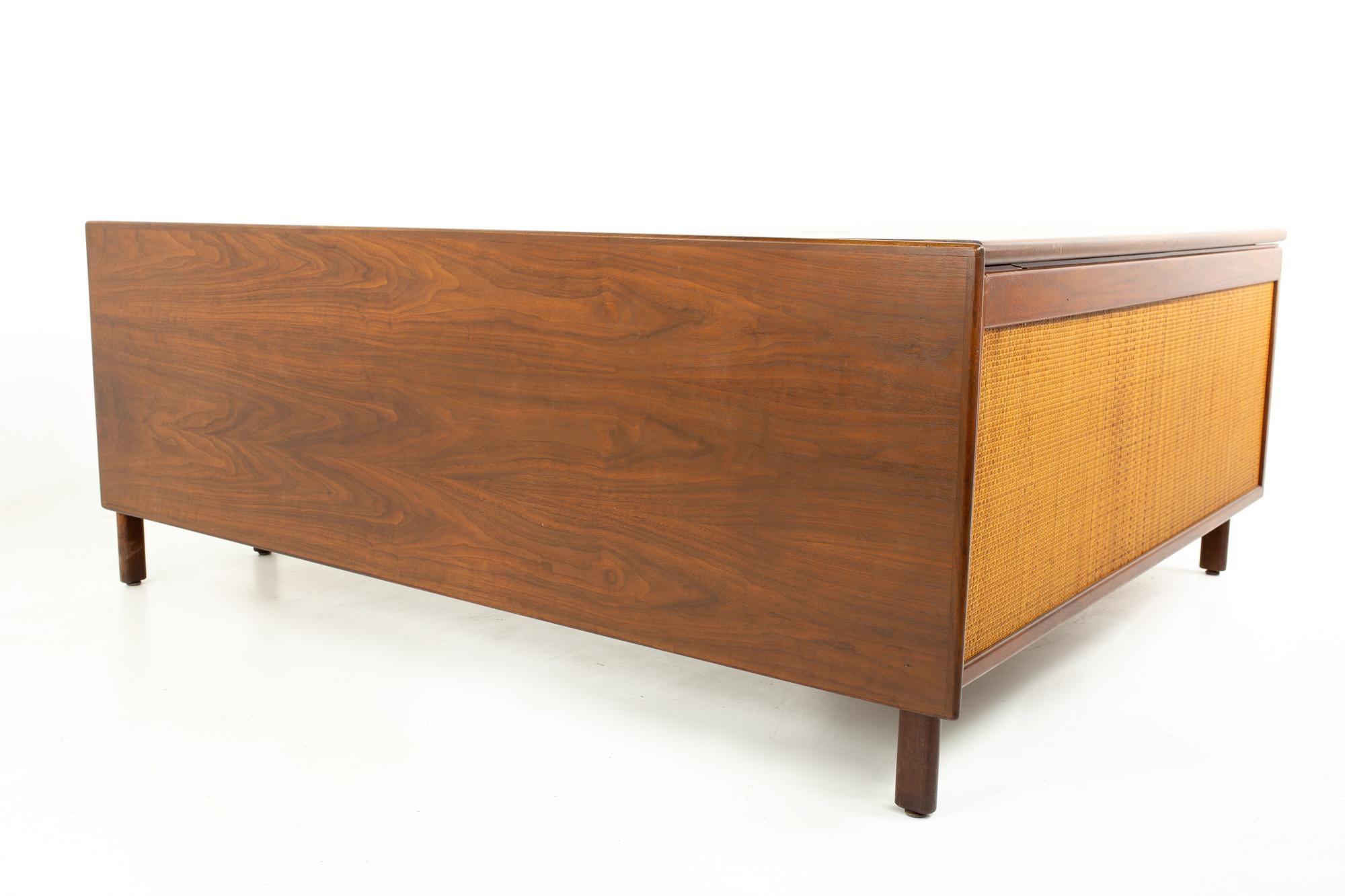 retro l shaped desk
