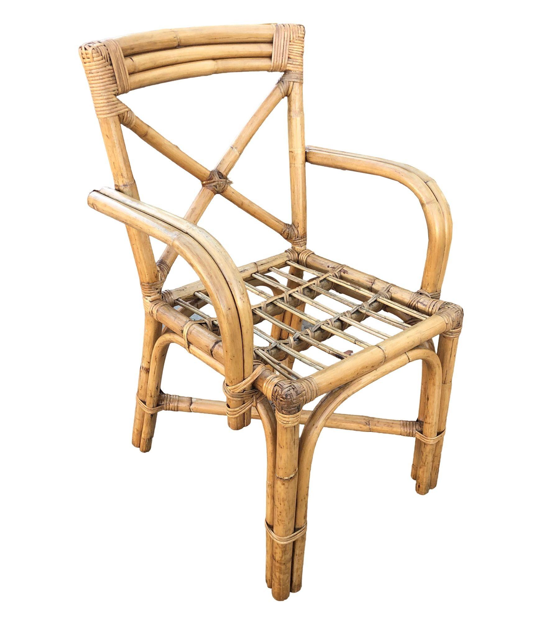 Metà XX secolo Sedie da pranzo in rattan con bracci ad anello e schienale a 