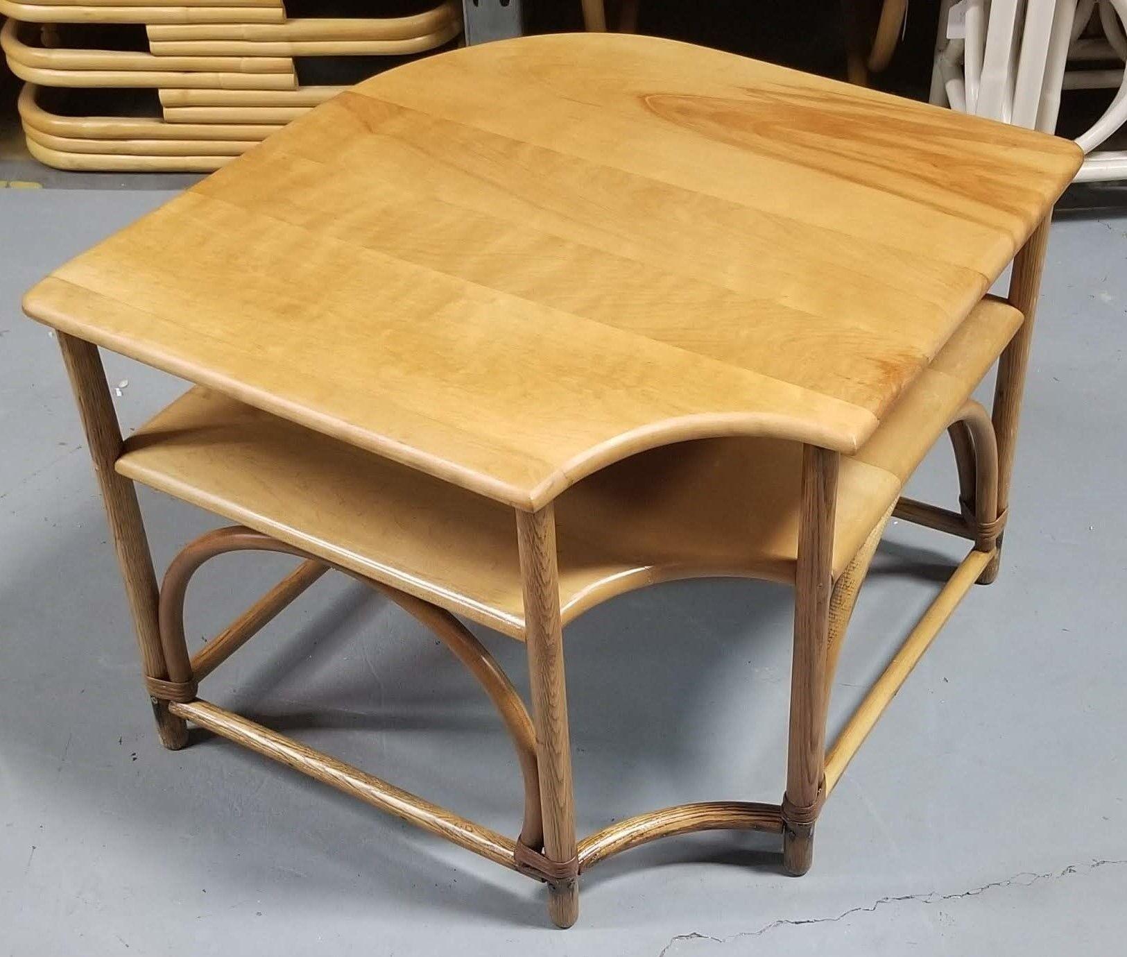 Restored Mid Century Maple corner table by Heywood Wakefield with Faux Rattan single strand legs made of oak and a cut out corner to fit your unique interior needs or to feature Wakefield's original mid century design.

WWII Era, Circa 1950s,