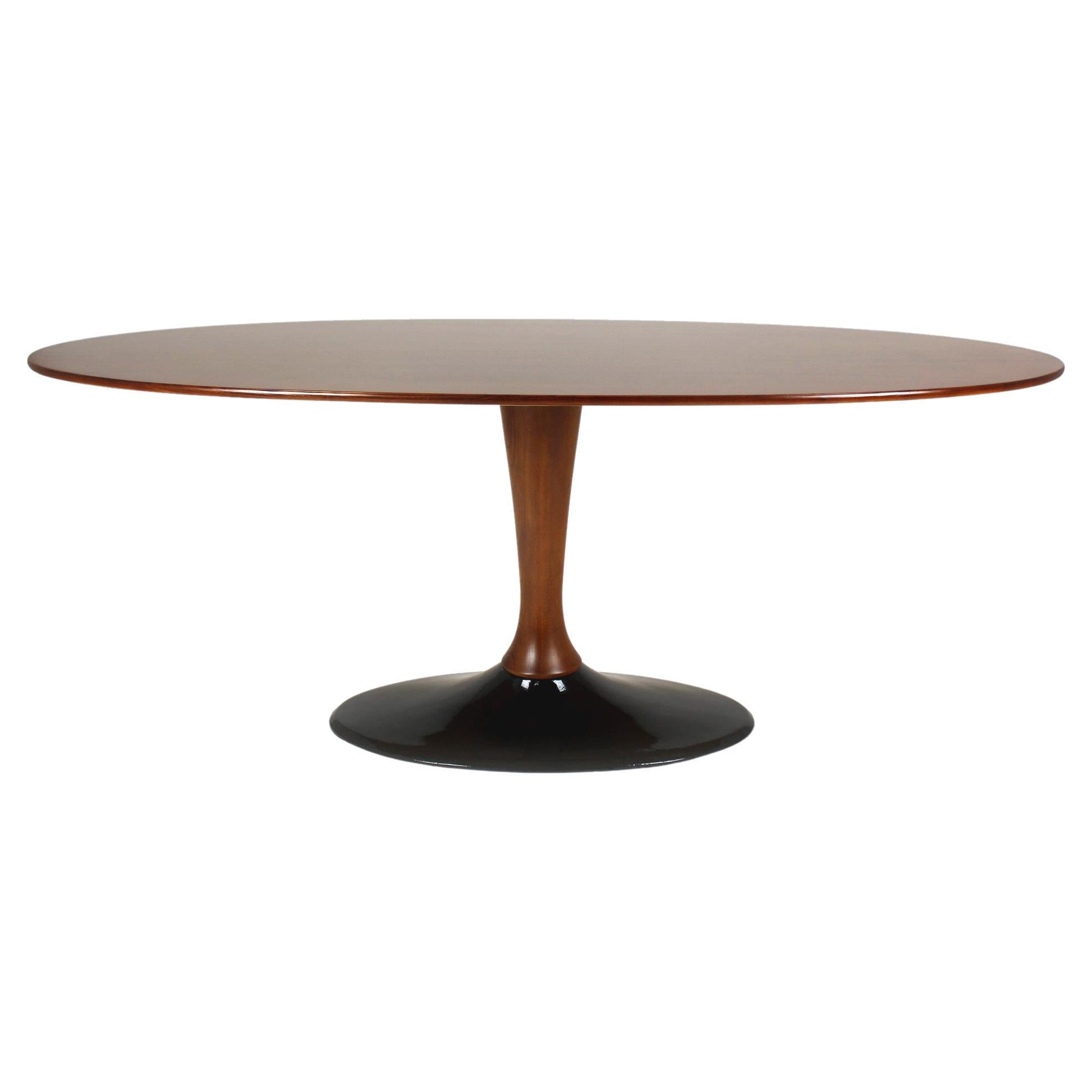 Table basse ovale moderne du milieu du siècle dernier restaurée par Drevotvar, années 1960