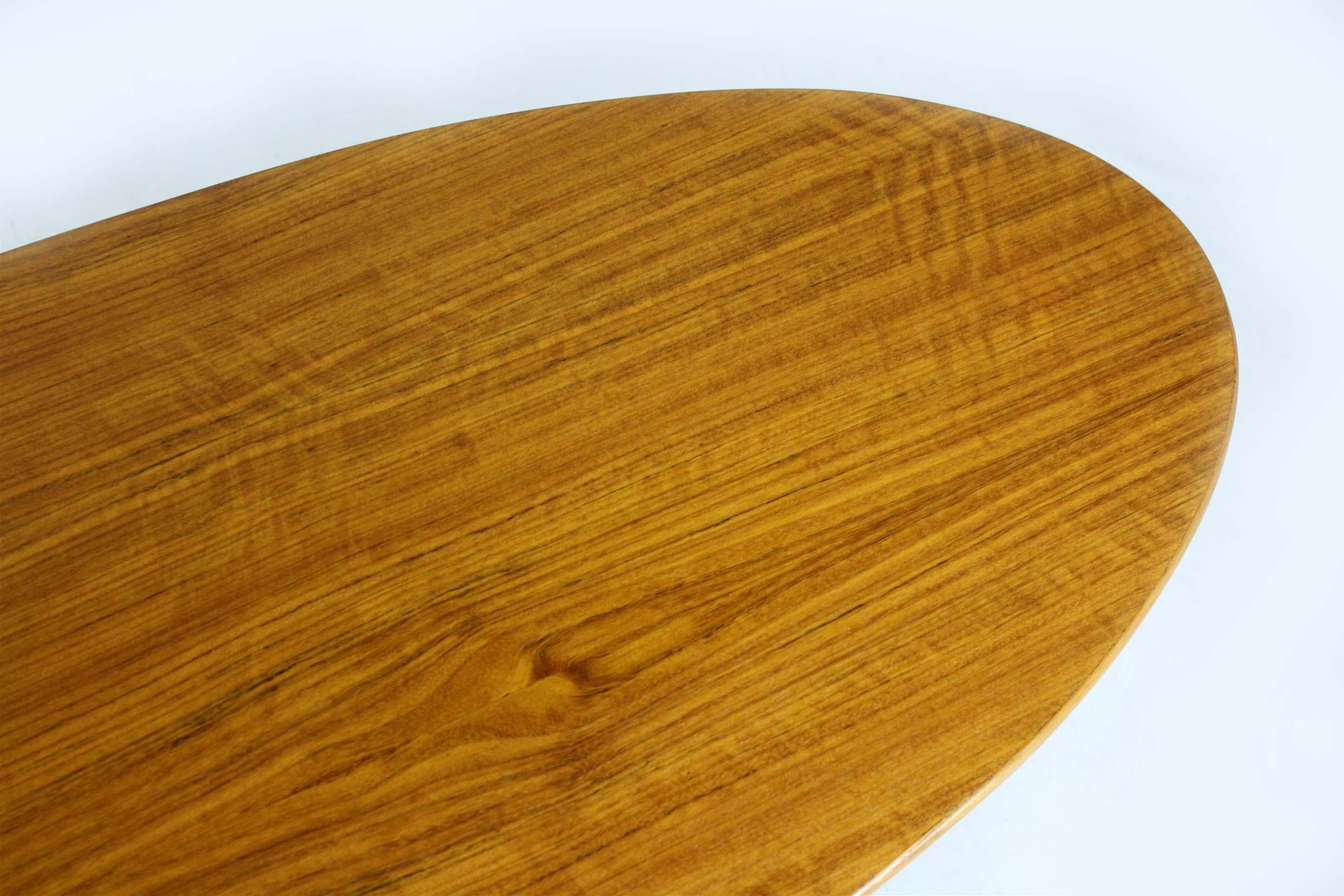 Restored Mid-Century Modern Oval Walnut Tulip Dining Table by Drevotvar, 1960s For Sale 5