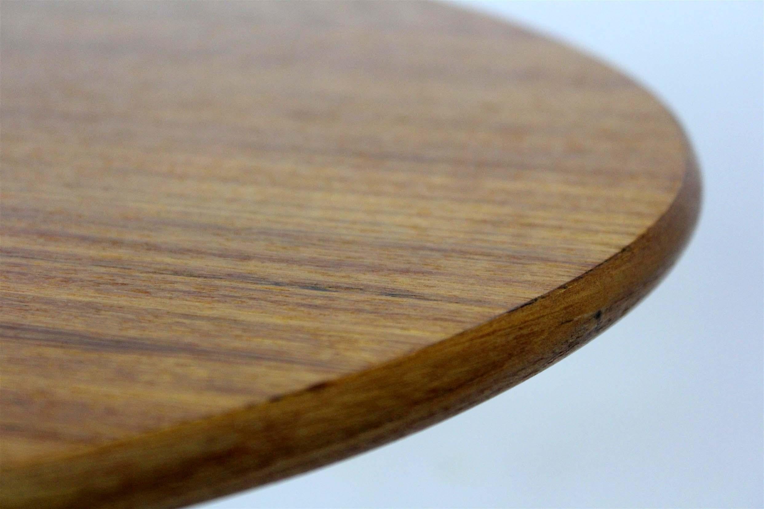 Restored Mid-Century Modern Oval Walnut Tulip Dining Table by Drevotvar, 1960s For Sale 4