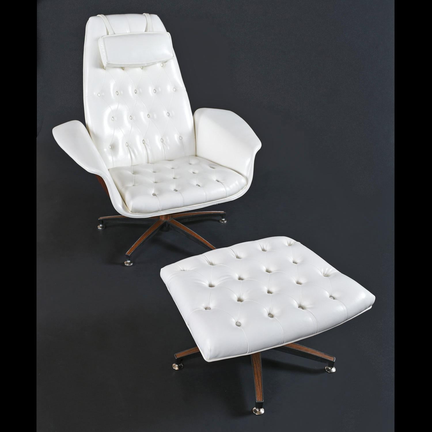 Restored Mid-Century Modern Plycraft White George Mulhauser Mr. Chair & Ottoman In Good Condition For Sale In Chattanooga, TN