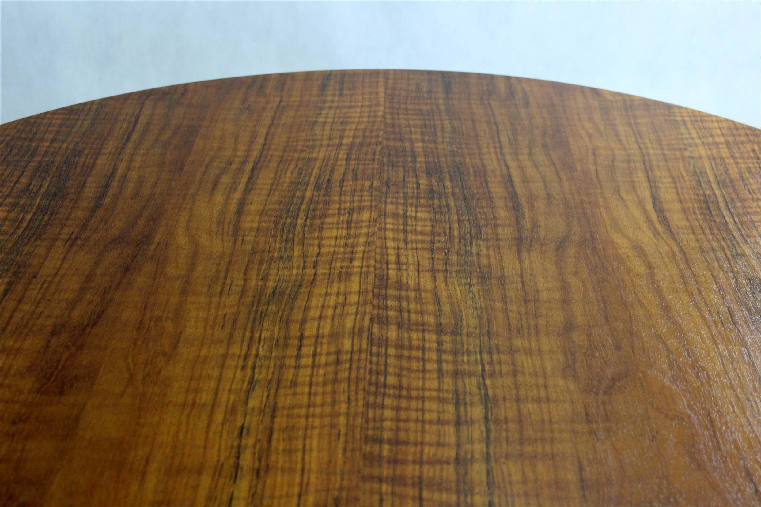 Restored Mid-Century Modern Round Walnut Tulip Dining Table by Drevotvar, 1960s For Sale 5
