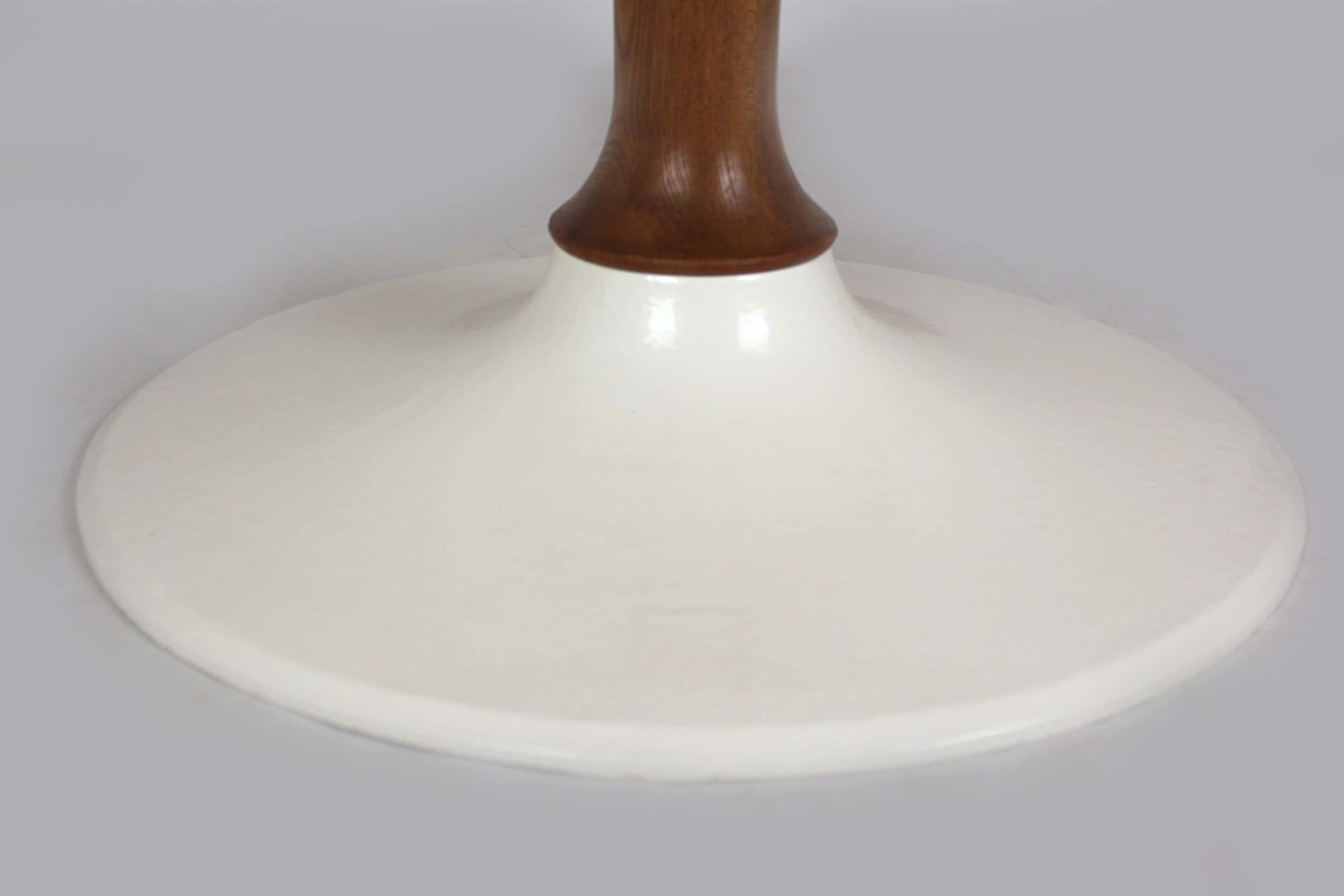 Restored Mid-Century Modern Round Walnut Tulip Dining Table by Drevotvar, 1960s For Sale 6
