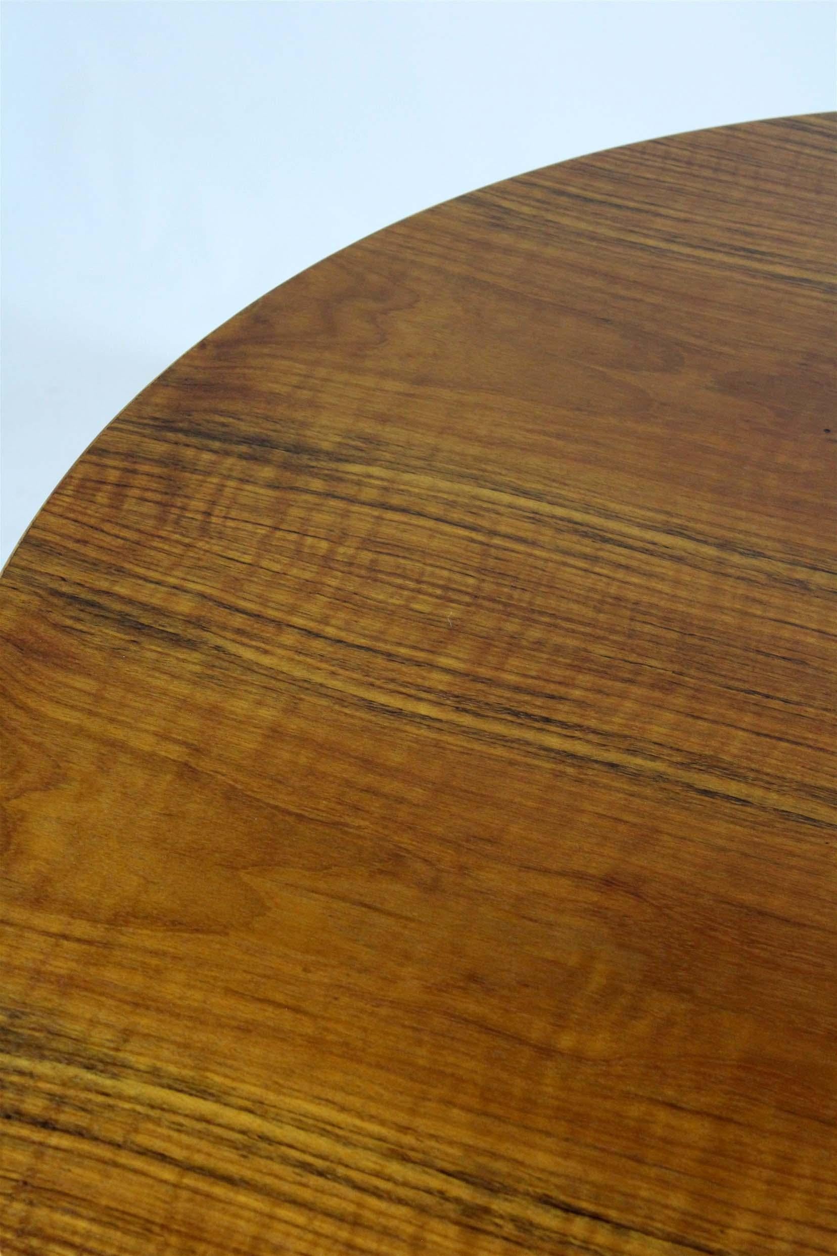Restored Mid-Century Modern Round Walnut Tulip Dining Table by Drevotvar, 1960s For Sale 7