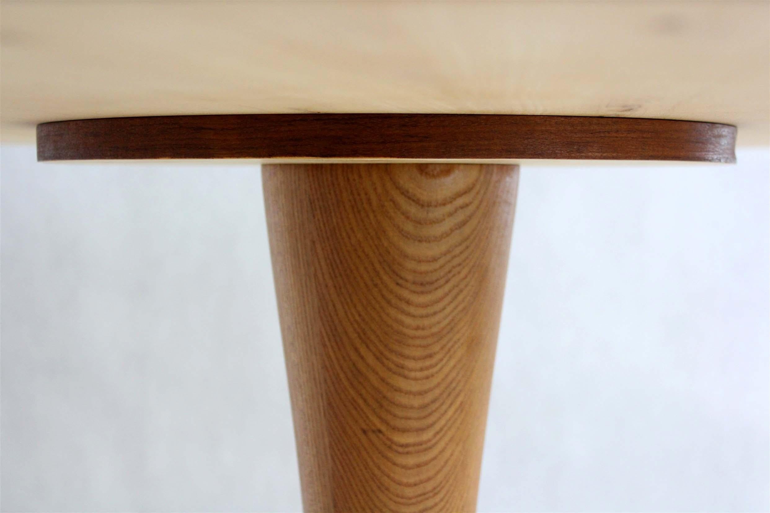 Restored Mid-Century Modern Round Walnut Tulip Dining Table by Drevotvar, 1960s For Sale 8