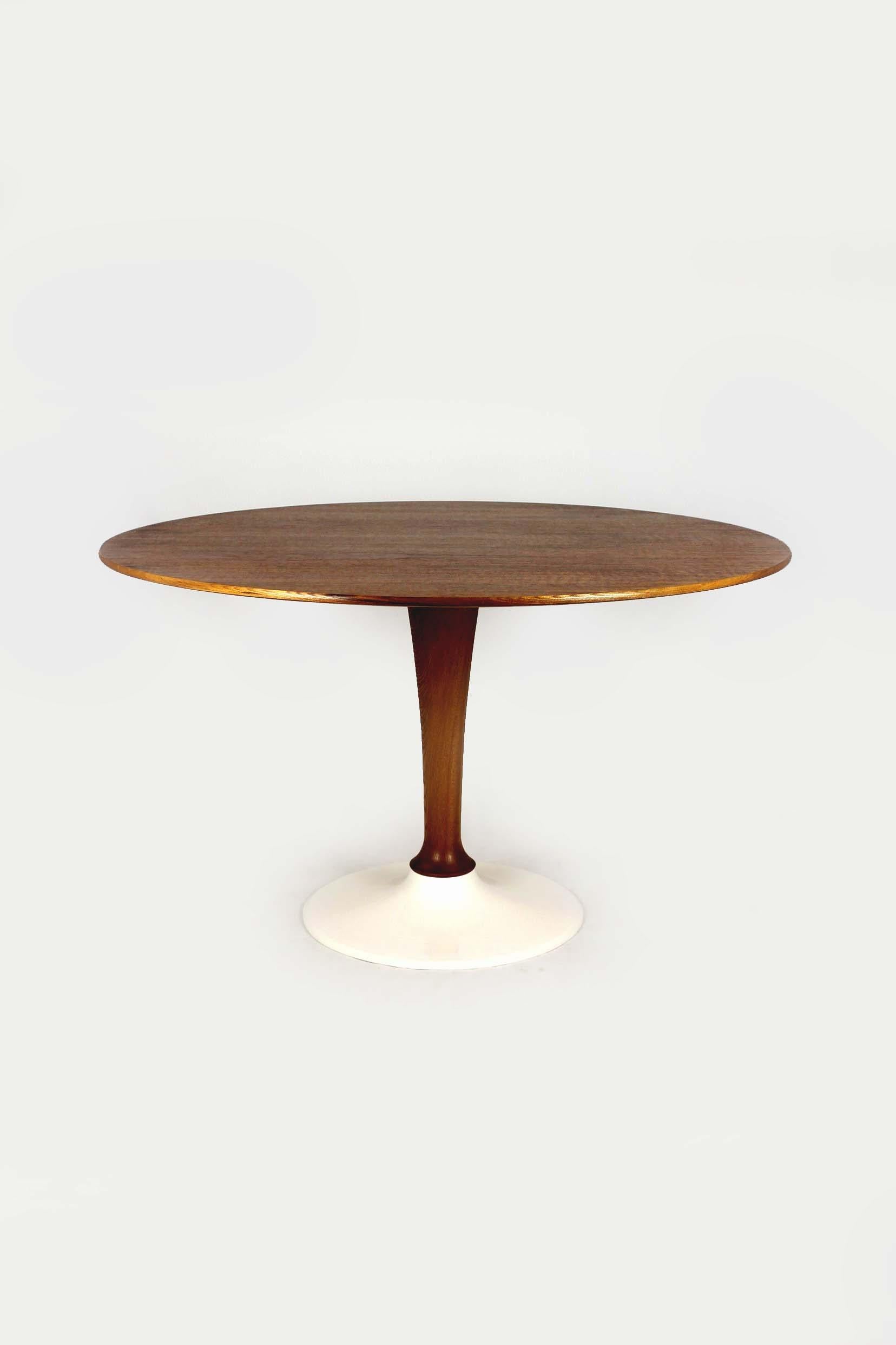 20th Century Restored Mid-Century Modern Round Walnut Tulip Dining Table by Drevotvar, 1960s For Sale