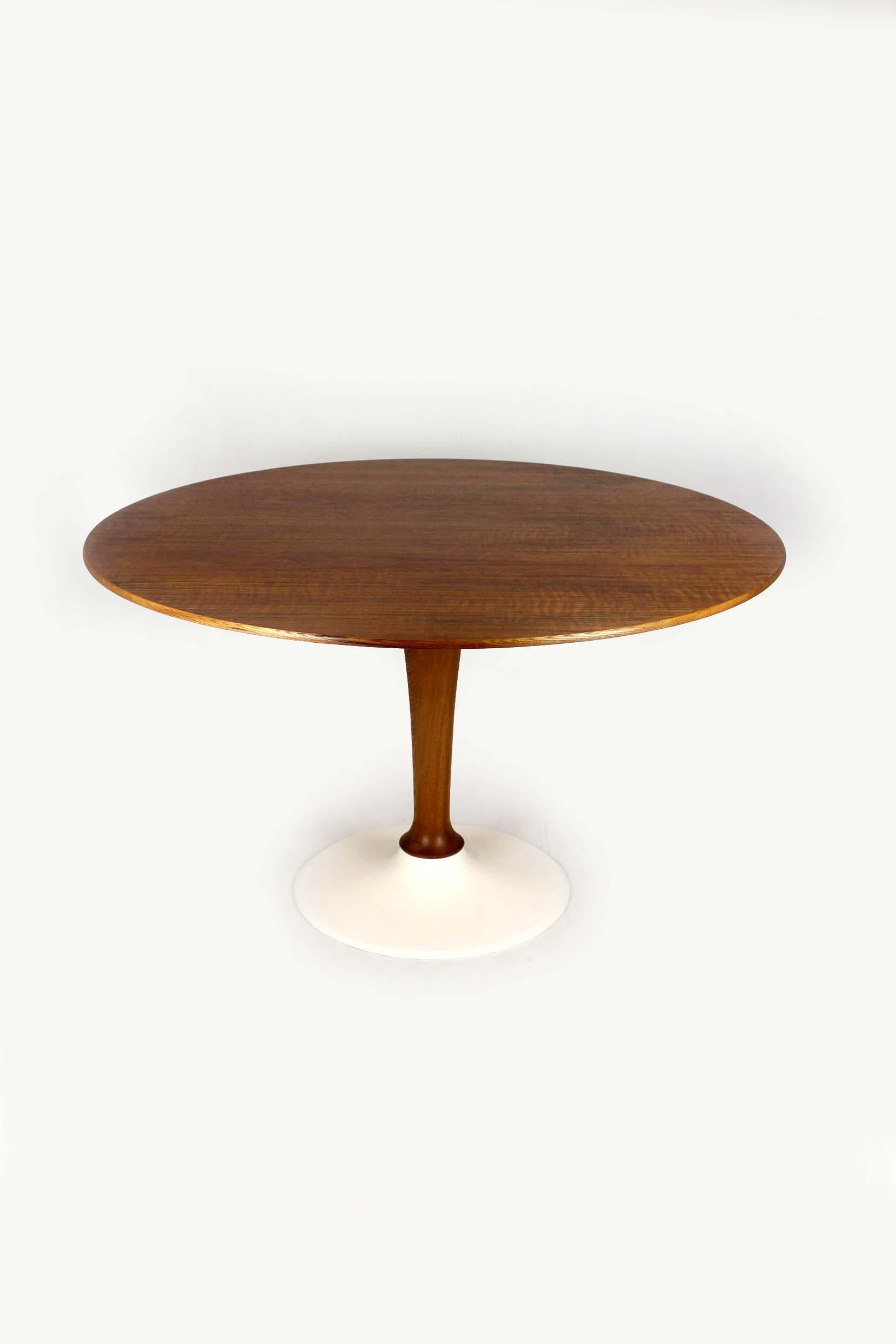 Steel Restored Mid-Century Modern Round Walnut Tulip Dining Table by Drevotvar, 1960s For Sale