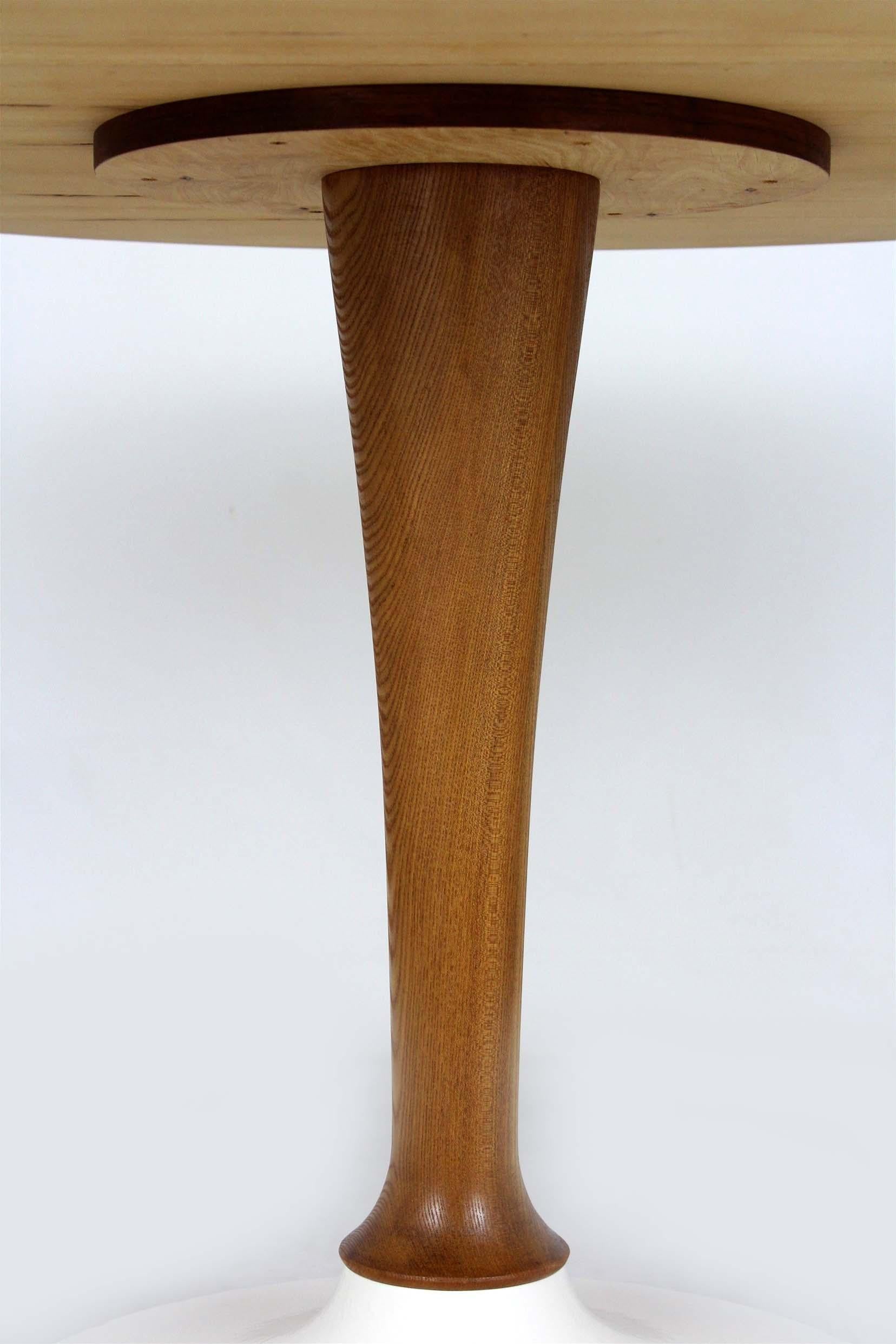 Restored Mid-Century Modern Round Walnut Tulip Dining Table by Drevotvar, 1960s For Sale 1