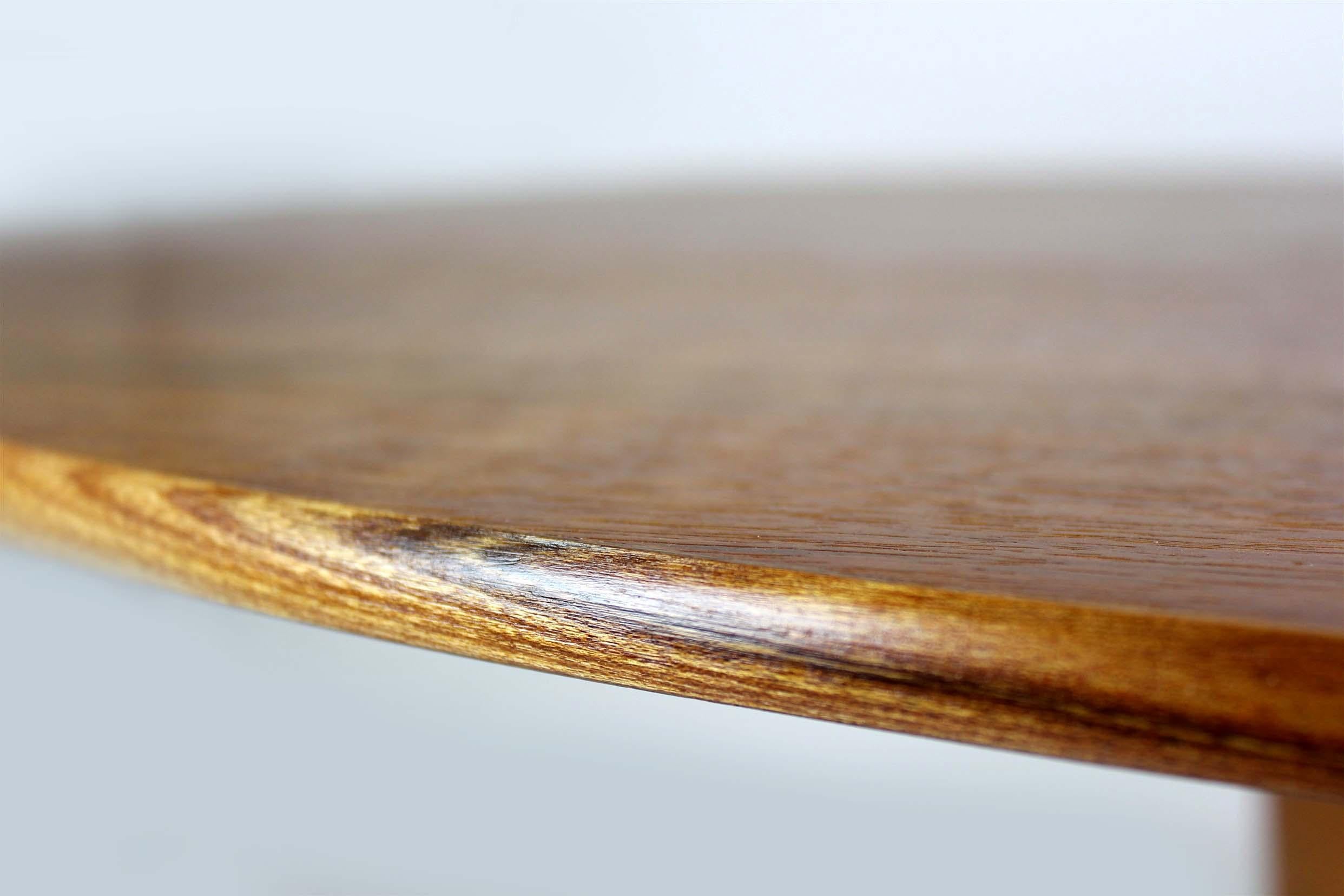 Restored Mid-Century Modern Round Walnut Tulip Dining Table by Drevotvar, 1960s For Sale 3