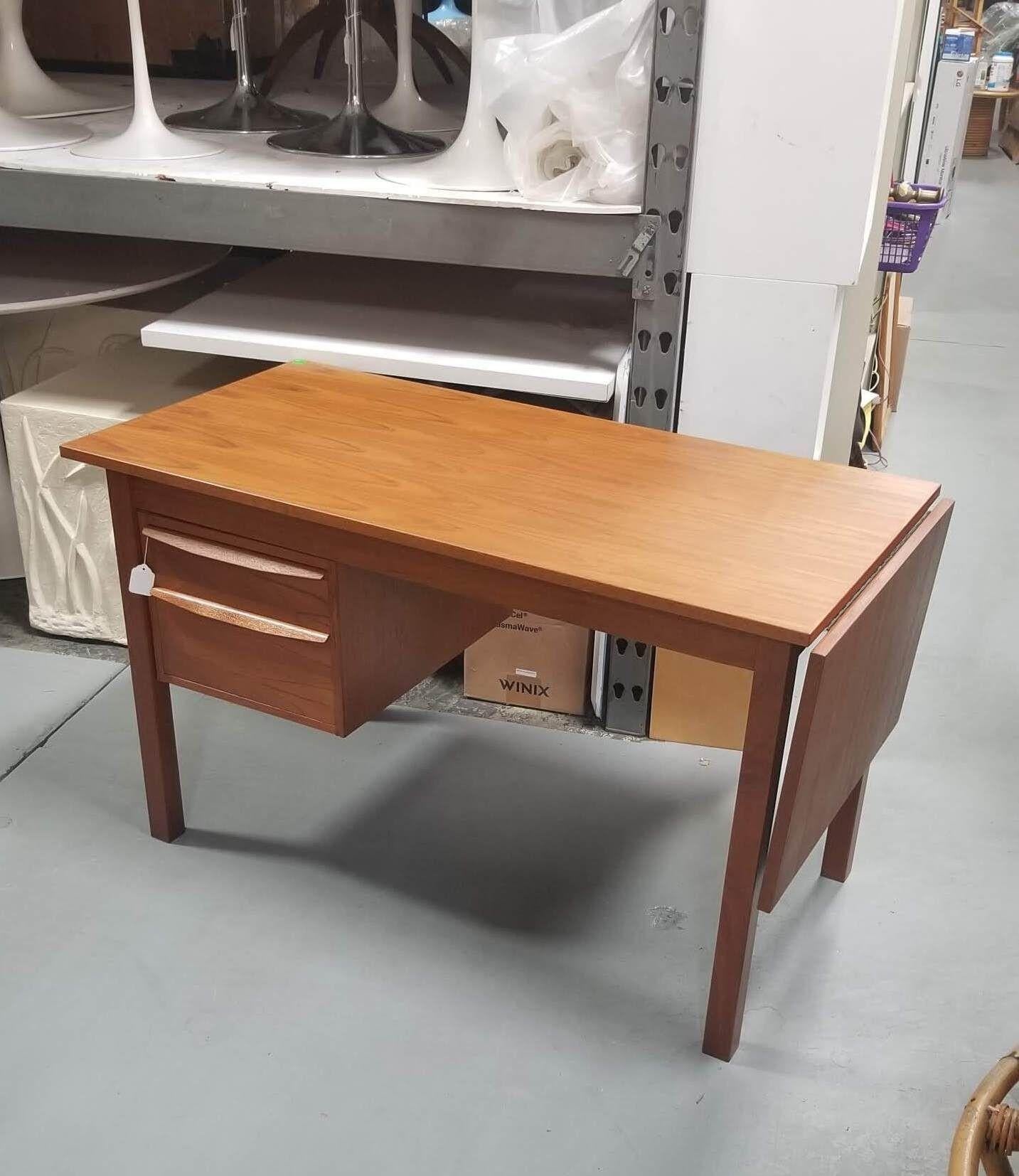 Restored Mid Century Modern Teak Wood Desk with Adjustable Base and Drop Leaf In Excellent Condition For Sale In Van Nuys, CA