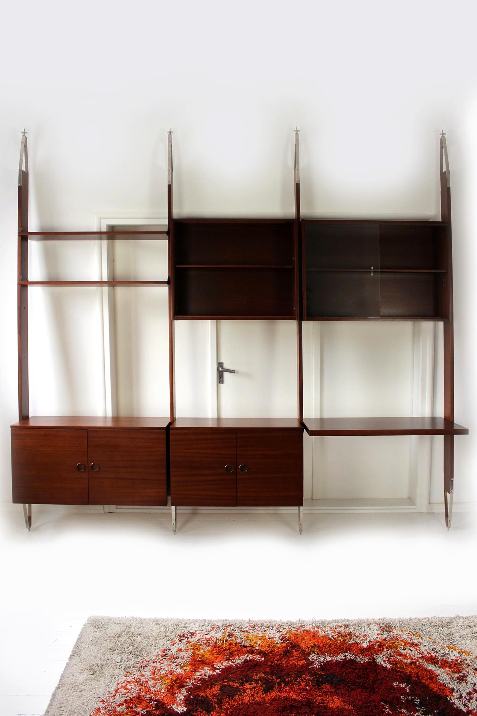 Restored Mid-Century Modular Wall Unit from Jitona, 1973 In Good Condition For Sale In Żory, PL