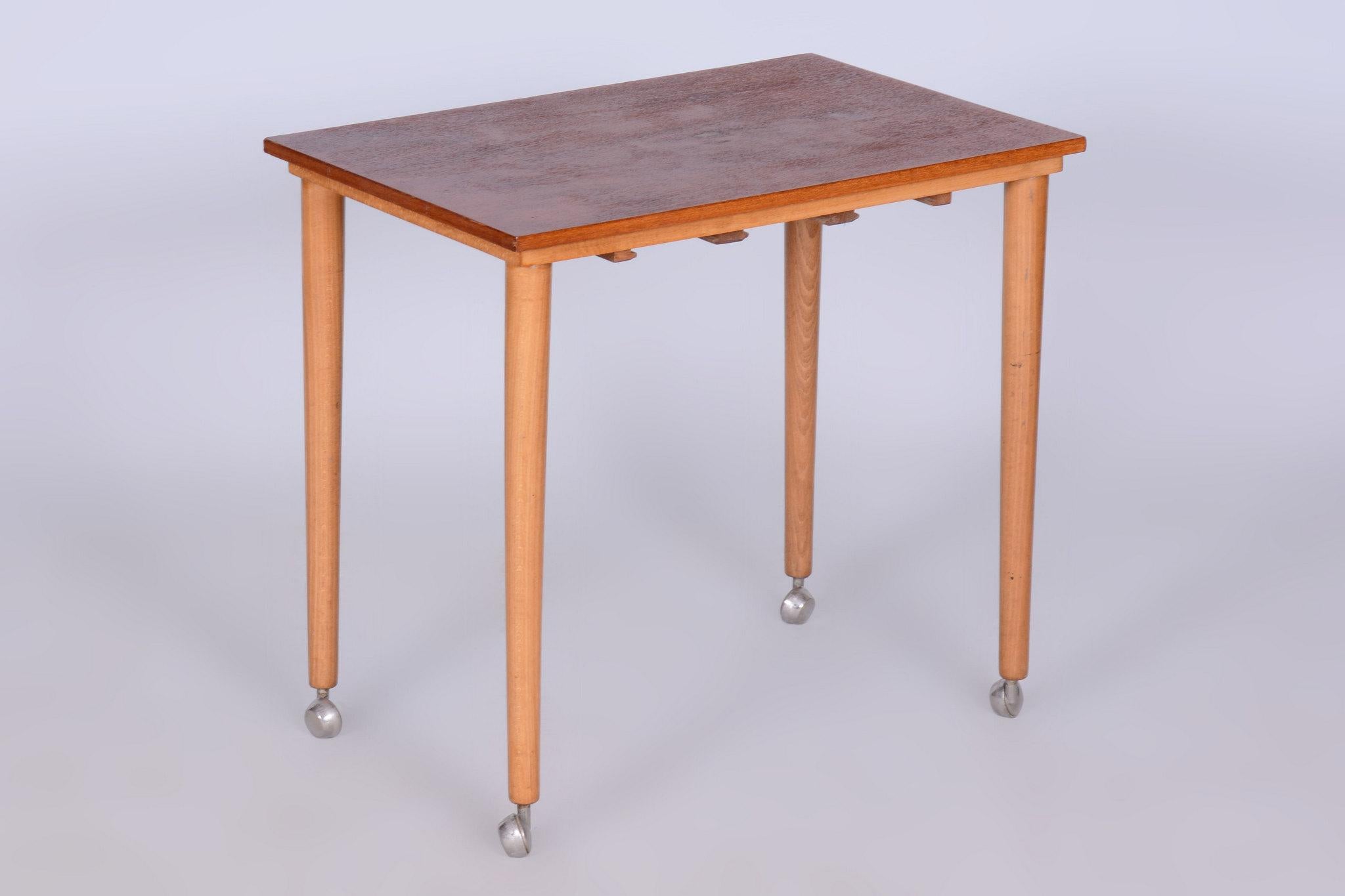 Restaurierte Beistelltische aus der Mitte des Jahrhunderts, von Poul Hundevad, Buche, Tschechisch, 1960er Jahre im Angebot 3