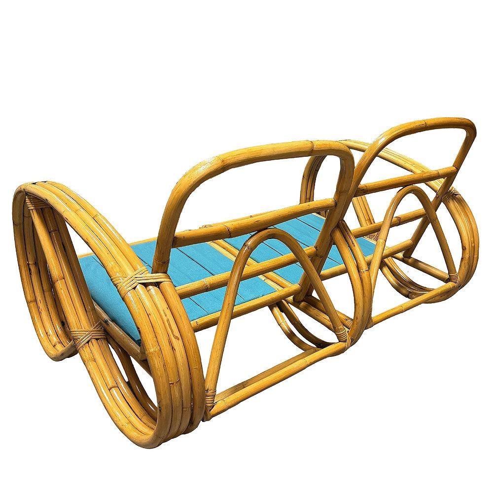 Divano componibile in rattan restaurato della metà del secolo scorso, a 3 fili 3/4 invertiti, a forma di pretzel In condizioni ottime in vendita a Van Nuys, CA