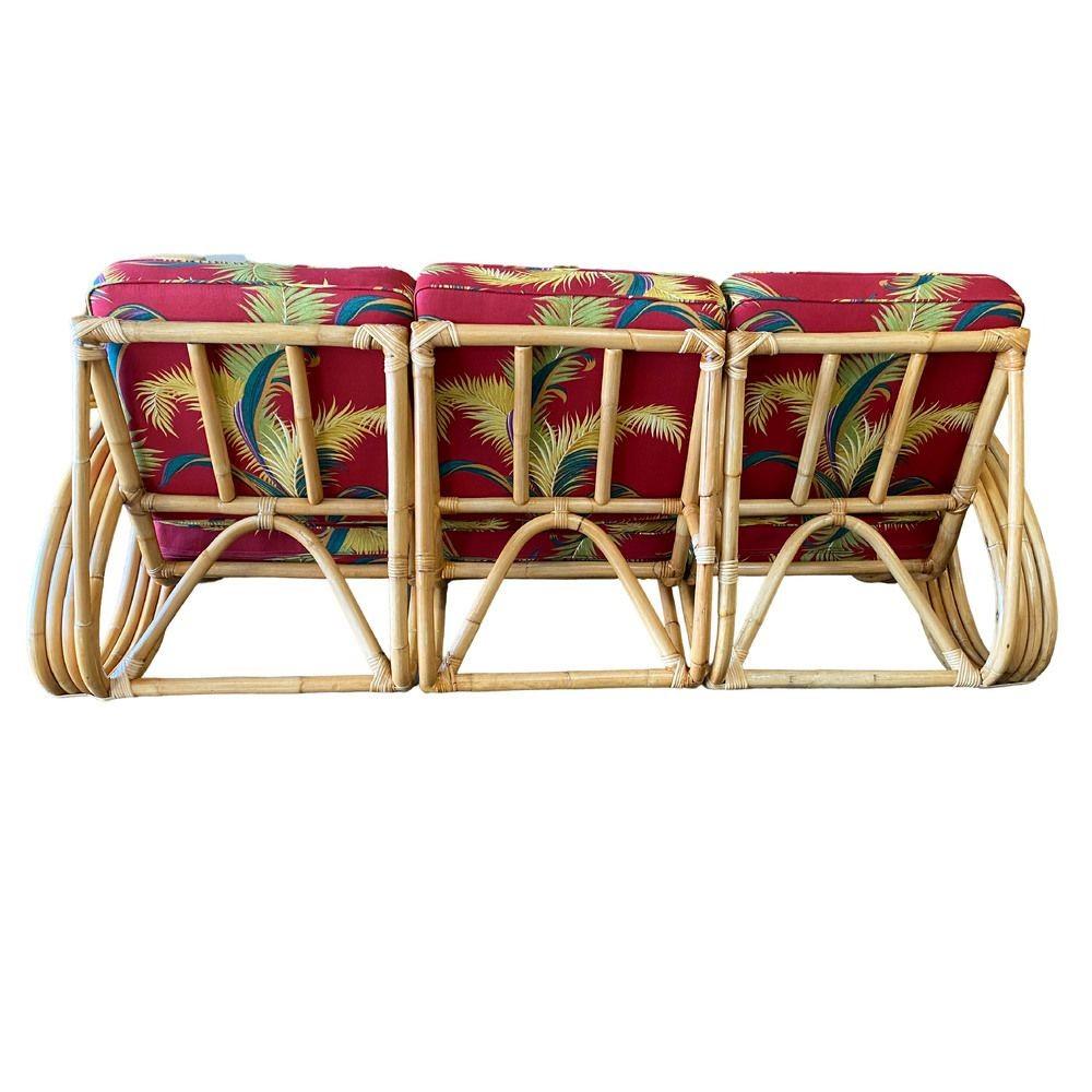 Restauriertes 4-strängiges Rattan-Wohnzimmer-Set mit 3/4-Brezel-Sofa und Stuhl aus der Mitte des Jahrhunderts im Zustand „Hervorragend“ im Angebot in Van Nuys, CA
