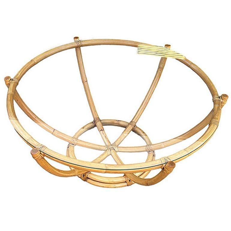 Tavolino in rattan a sei fili con piano in vetro, restaurato, della metà del secolo scorso In condizioni ottime in vendita a Van Nuys, CA