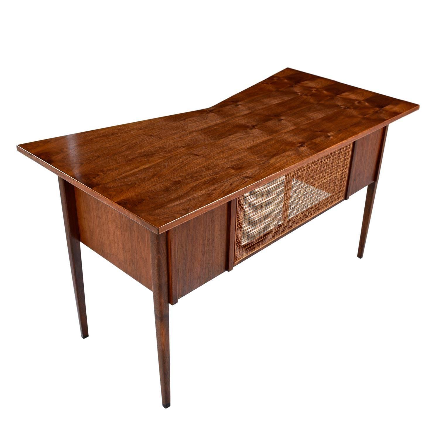 Restored Midcentury Scandinavian Modern Solid Walnut Top Bow Tie Desk, 1960s In Excellent Condition In Chattanooga, TN