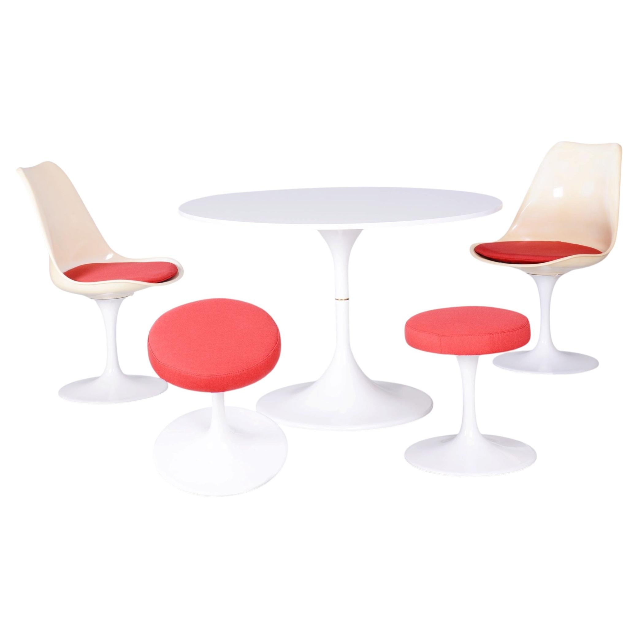 Ensemble de sièges restauré du milieu du siècle, par Eero Saarinen, en aluminium, Allemagne, années 1950 en vente