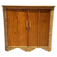 Armoire in rattan e mogano impilato restaurato della metà del secolo scorso