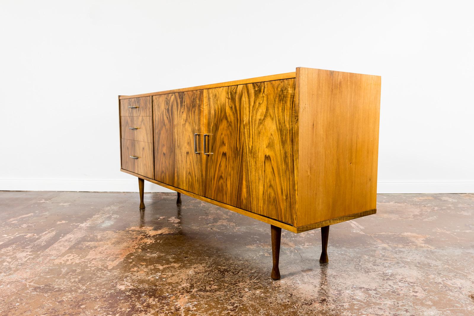 Restored Mid-Century Walnut Sideboard by Marian Grabiński 1960's In Good Condition In Wroclaw, PL
