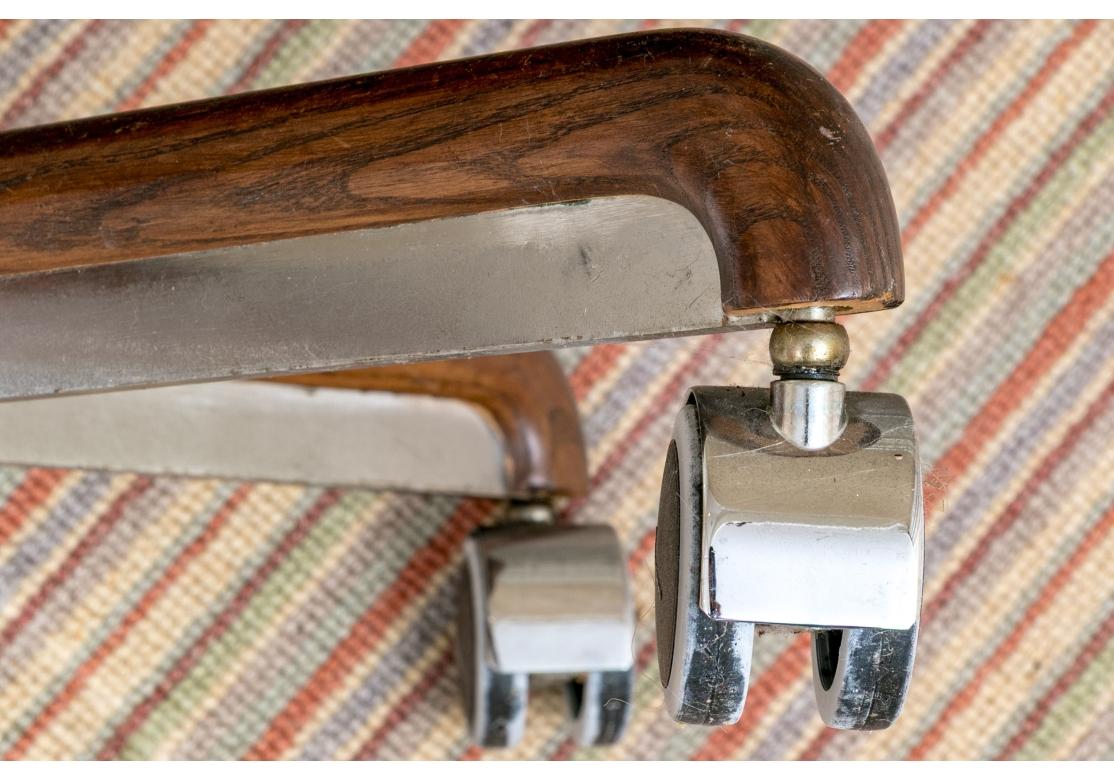 Restaurierte Mid Century Ward Bennett für Brickel Assoc. Rohrstock-Schreibtischstuhl (amerikanisch) im Angebot