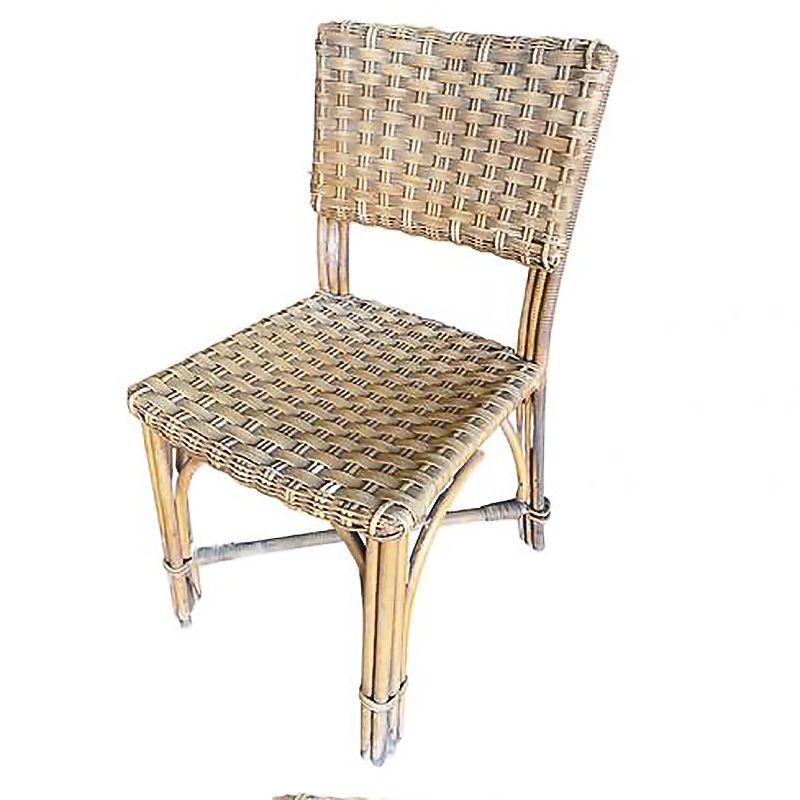 Americano Sedie da pranzo in rattan restaurate dell'epoca del Medioevo con sedute in vimini intrecciato in vendita