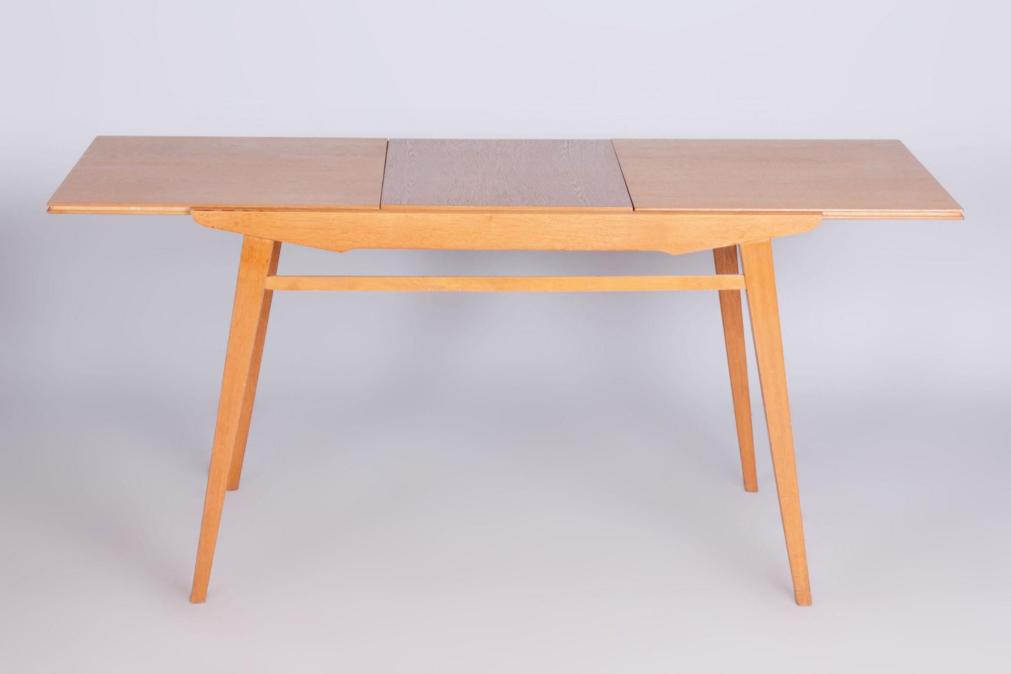 Restored Midcentury Oak Extendable Dining Table, Revived Polish, Czechia, 1950s For Sale 4